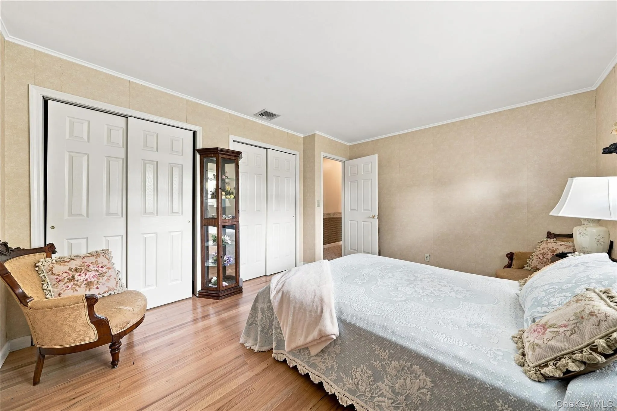 23 Roy Avenue, Islip, NY, 3 Bedrooms Bedrooms, 7 Rooms Rooms,1 BathroomBathrooms,Residential,For Rent,Roy,0,1046337 23 Roy Avenue, Islip, NY, 3 Bedrooms Bedrooms, 7 Rooms Rooms,1 BathroomBathrooms,Residential,For Rent,Roy,0,1046337