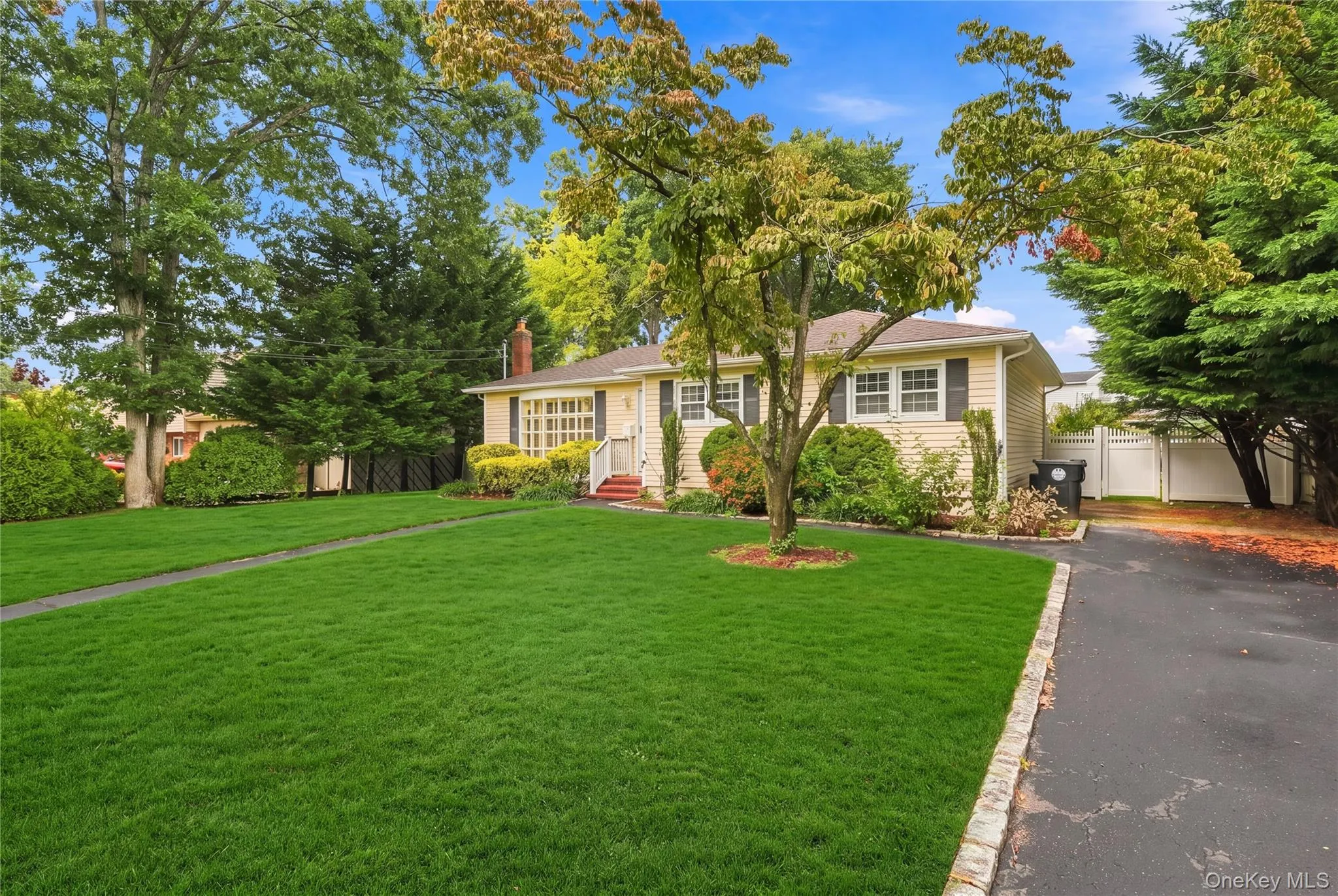 23 Roy Avenue, Islip, NY, 3 Bedrooms Bedrooms, 7 Rooms Rooms,1 BathroomBathrooms,Residential,For Rent,Roy,0,1046337 23 Roy Avenue, Islip, NY, 3 Bedrooms Bedrooms, 7 Rooms Rooms,1 BathroomBathrooms,Residential,For Rent,Roy,0,1046337