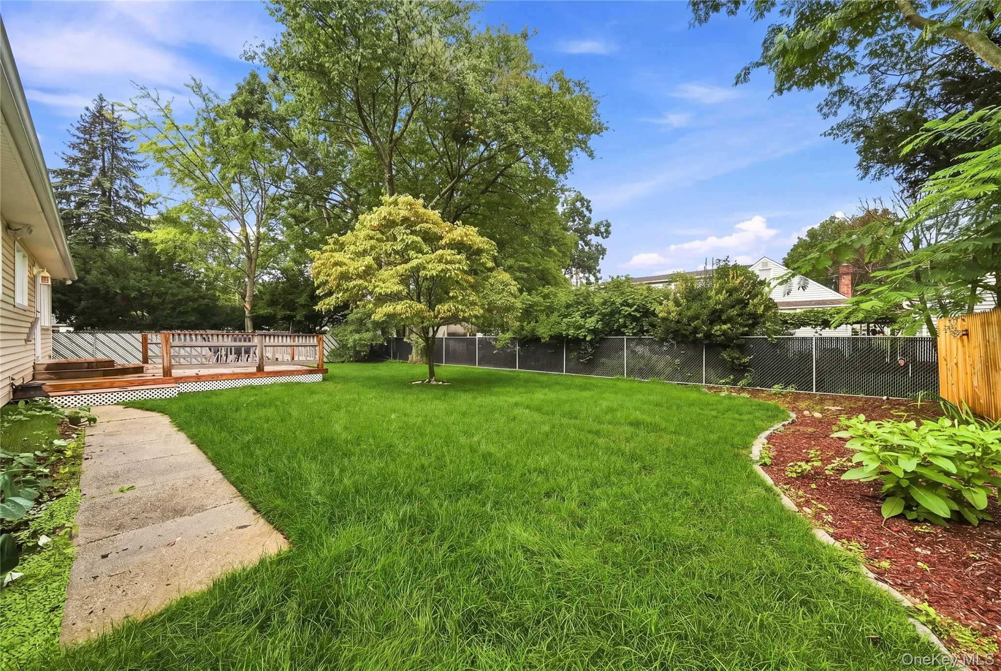 23 Roy Avenue, Islip, NY, 3 Bedrooms Bedrooms, 7 Rooms Rooms,1 BathroomBathrooms,Residential,For Rent,Roy,0,1046337 23 Roy Avenue, Islip, NY, 3 Bedrooms Bedrooms, 7 Rooms Rooms,1 BathroomBathrooms,Residential,For Rent,Roy,0,1046337