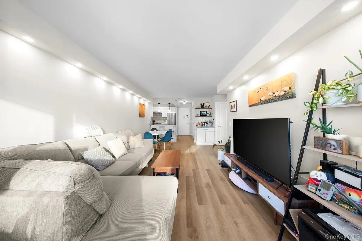 474 48th Avenue, New York, NY, 1 Bedroom Bedrooms, 3 Rooms Rooms,1 BathroomBathrooms,Residential,For Rent,48th,0,1046338 474 48th Avenue, New York, NY, 1 Bedroom Bedrooms, 3 Rooms Rooms,1 BathroomBathrooms,Residential,For Rent,48th,0,1046338