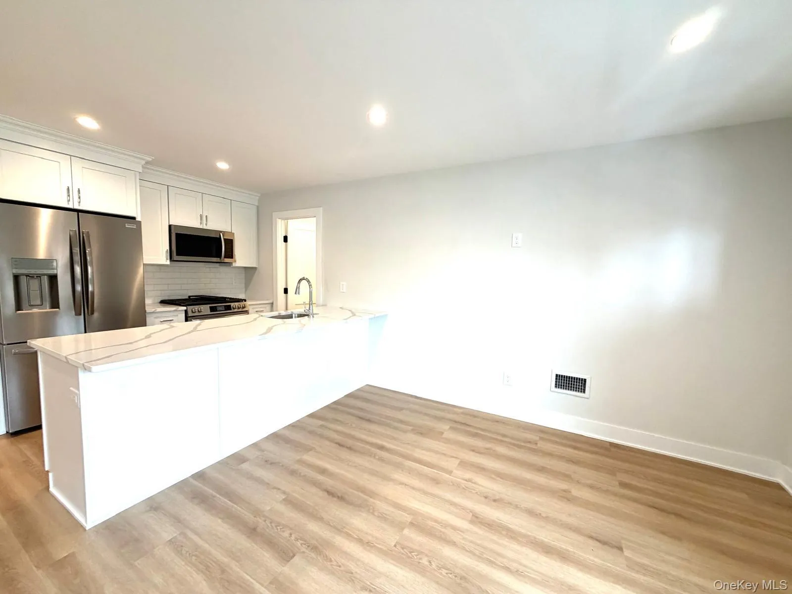 161 Union Avenue, Hempstead, NY, 2 Bedrooms Bedrooms, 5 Rooms Rooms,2 BathroomsBathrooms,Residential,For Rent,Union,0,1046343 161 Union Avenue, Hempstead, NY, 2 Bedrooms Bedrooms, 5 Rooms Rooms,2 BathroomsBathrooms,Residential,For Rent,Union,0,1046343