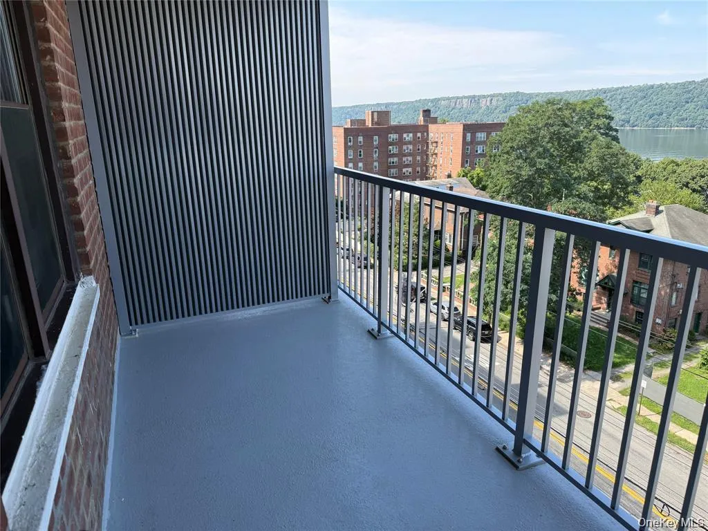 678 Warburton Avenue, Yonkers, NY, 2 Bedrooms Bedrooms, 4 Rooms Rooms,1 BathroomBathrooms,Residential,For Rent,Warburton,0,1046351 678 Warburton Avenue, Yonkers, NY, 2 Bedrooms Bedrooms, 4 Rooms Rooms,1 BathroomBathrooms,Residential,For Rent,Warburton,0,1046351