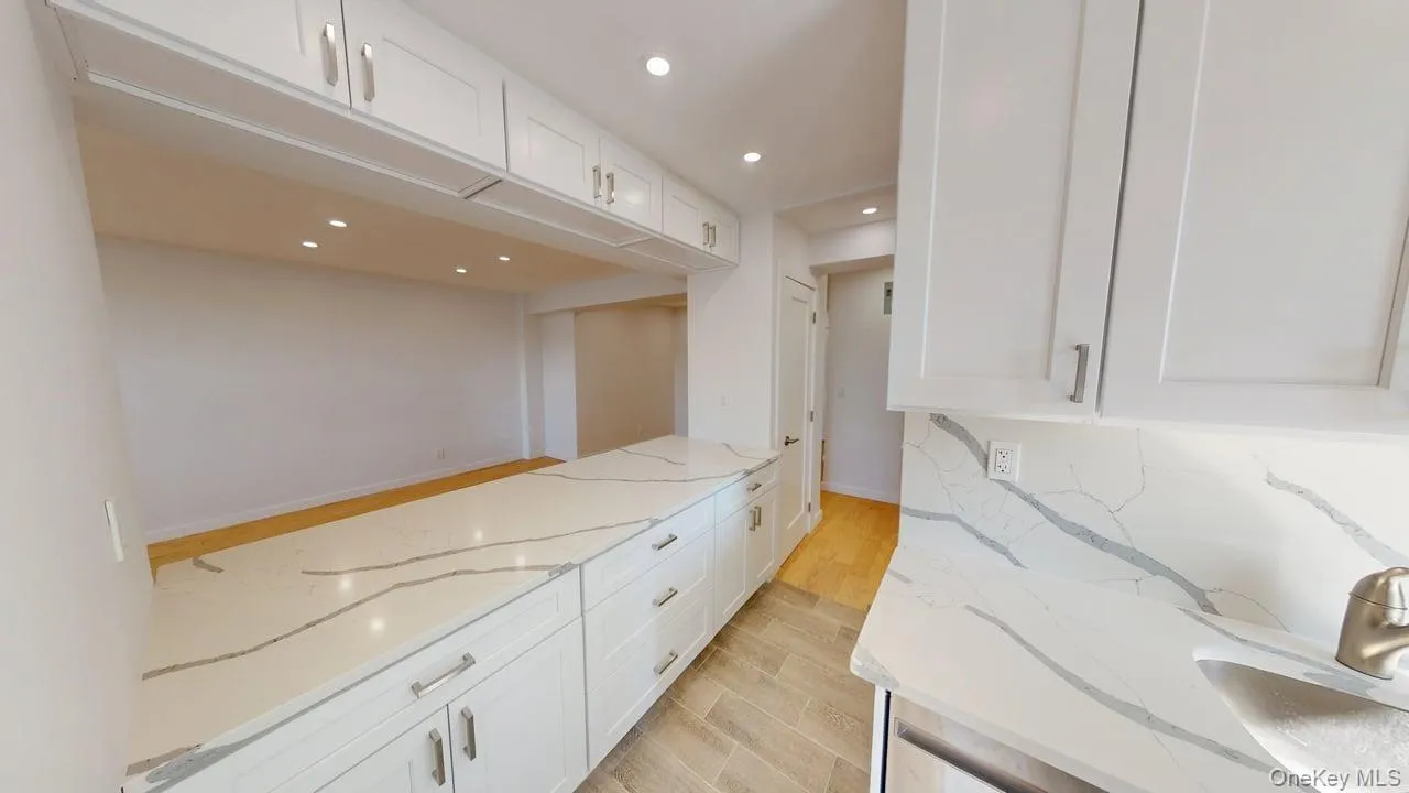 678 Warburton Avenue, Yonkers, NY, 2 Bedrooms Bedrooms, 4 Rooms Rooms,1 BathroomBathrooms,Residential,For Rent,Warburton,0,1046351 678 Warburton Avenue, Yonkers, NY, 2 Bedrooms Bedrooms, 4 Rooms Rooms,1 BathroomBathrooms,Residential,For Rent,Warburton,0,1046351