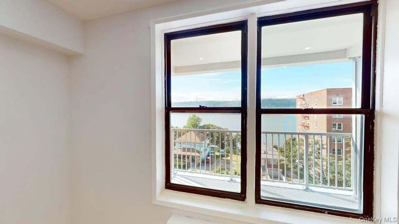 678 Warburton Avenue, Yonkers, NY, 2 Bedrooms Bedrooms, 4 Rooms Rooms,1 BathroomBathrooms,Residential,For Rent,Warburton,0,1046351 678 Warburton Avenue, Yonkers, NY, 2 Bedrooms Bedrooms, 4 Rooms Rooms,1 BathroomBathrooms,Residential,For Rent,Warburton,0,1046351