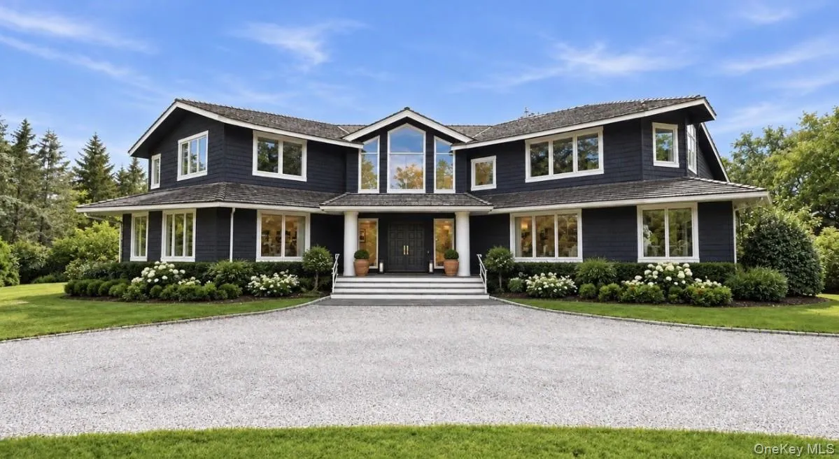 AI Front of Home and Landscaped Virtually AI Front of Home and Landscaped Virtually
