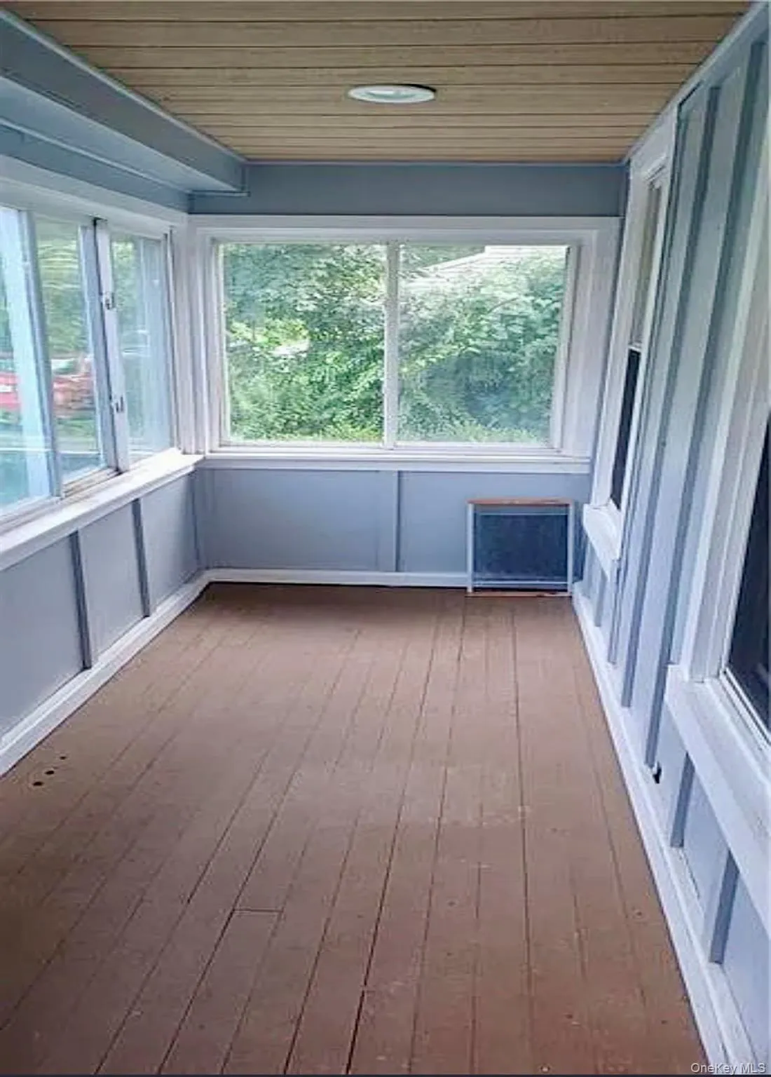 Enclosed porch/patio Enclosed porch/patio