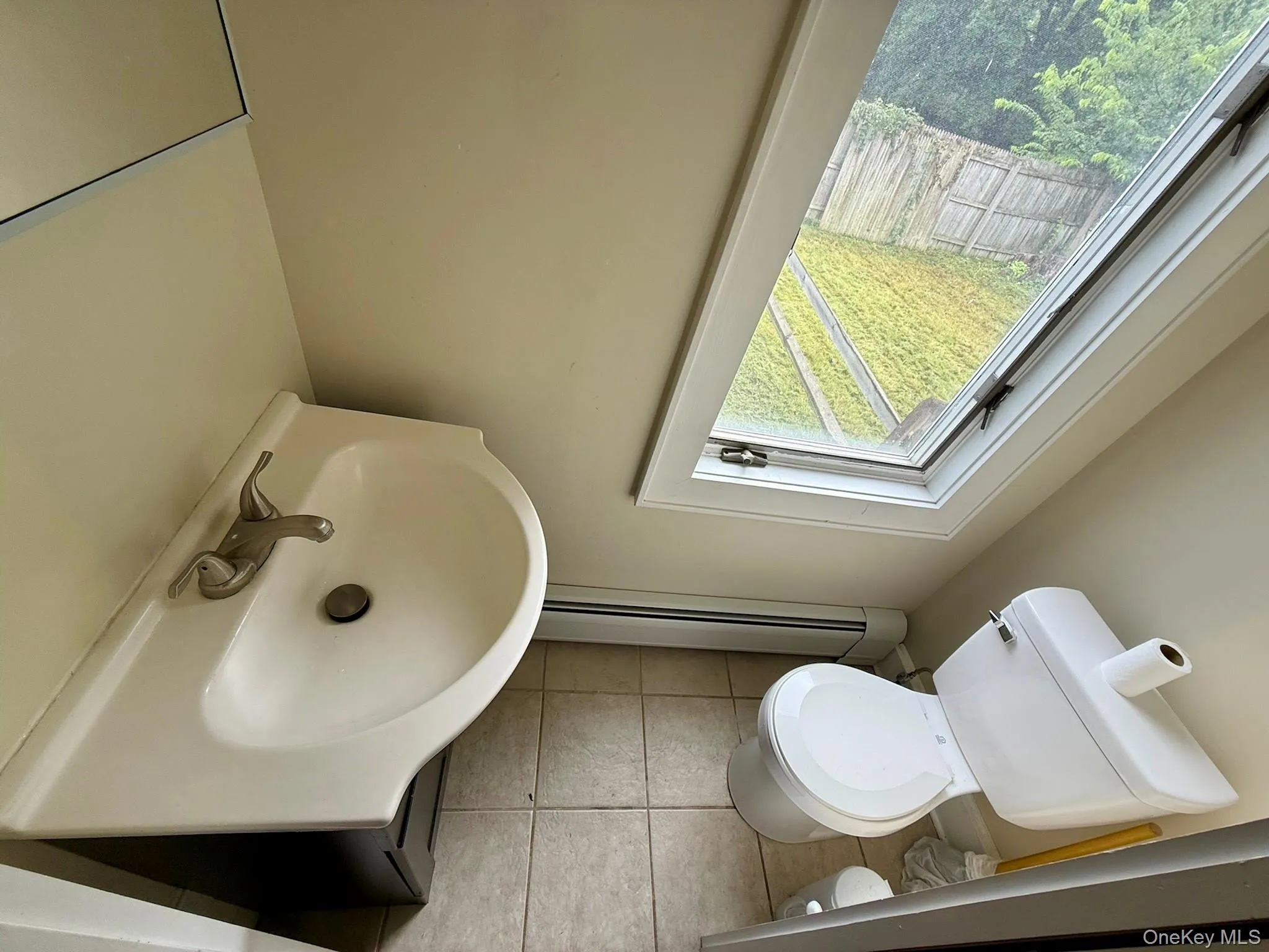 Half Bath on 1st Floor Half Bath on 1st Floor