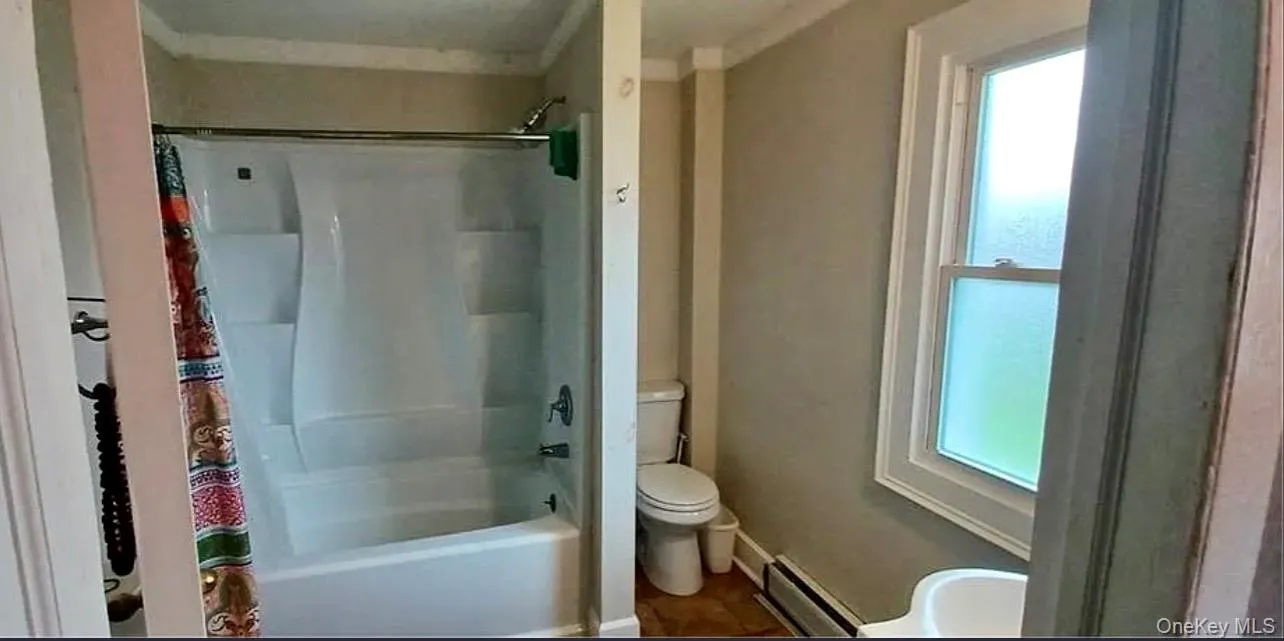 Full Bath on 2nd Floor Full Bath on 2nd Floor