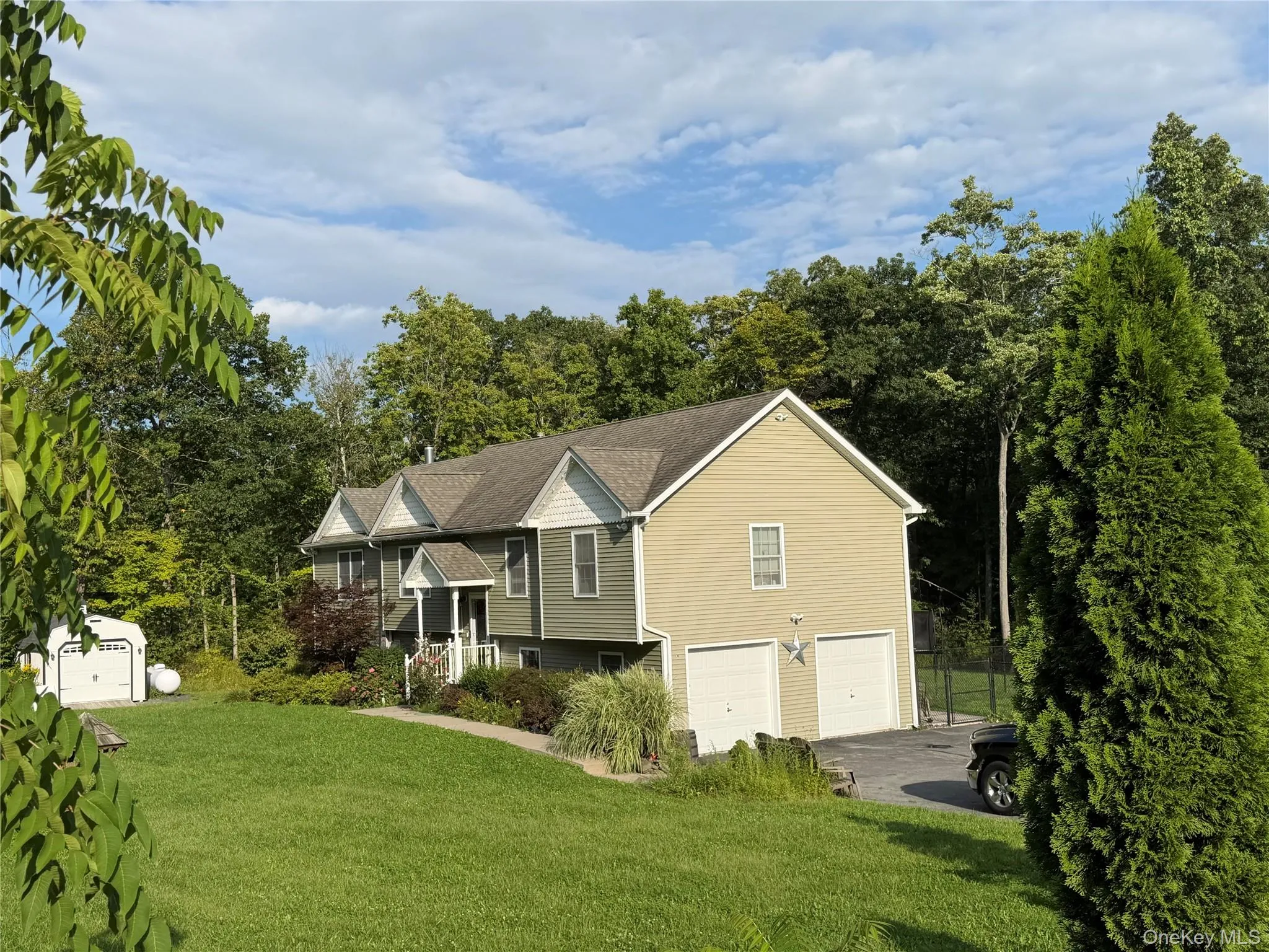 2096 Route 6, Middletown, NY, 5 Bedrooms Bedrooms, 14 Rooms Rooms,4 BathroomsBathrooms,Residential,For Rent,Route 6,0,1046363 2096 Route 6, Middletown, NY, 5 Bedrooms Bedrooms, 14 Rooms Rooms,4 BathroomsBathrooms,Residential,For Rent,Route 6,0,1046363