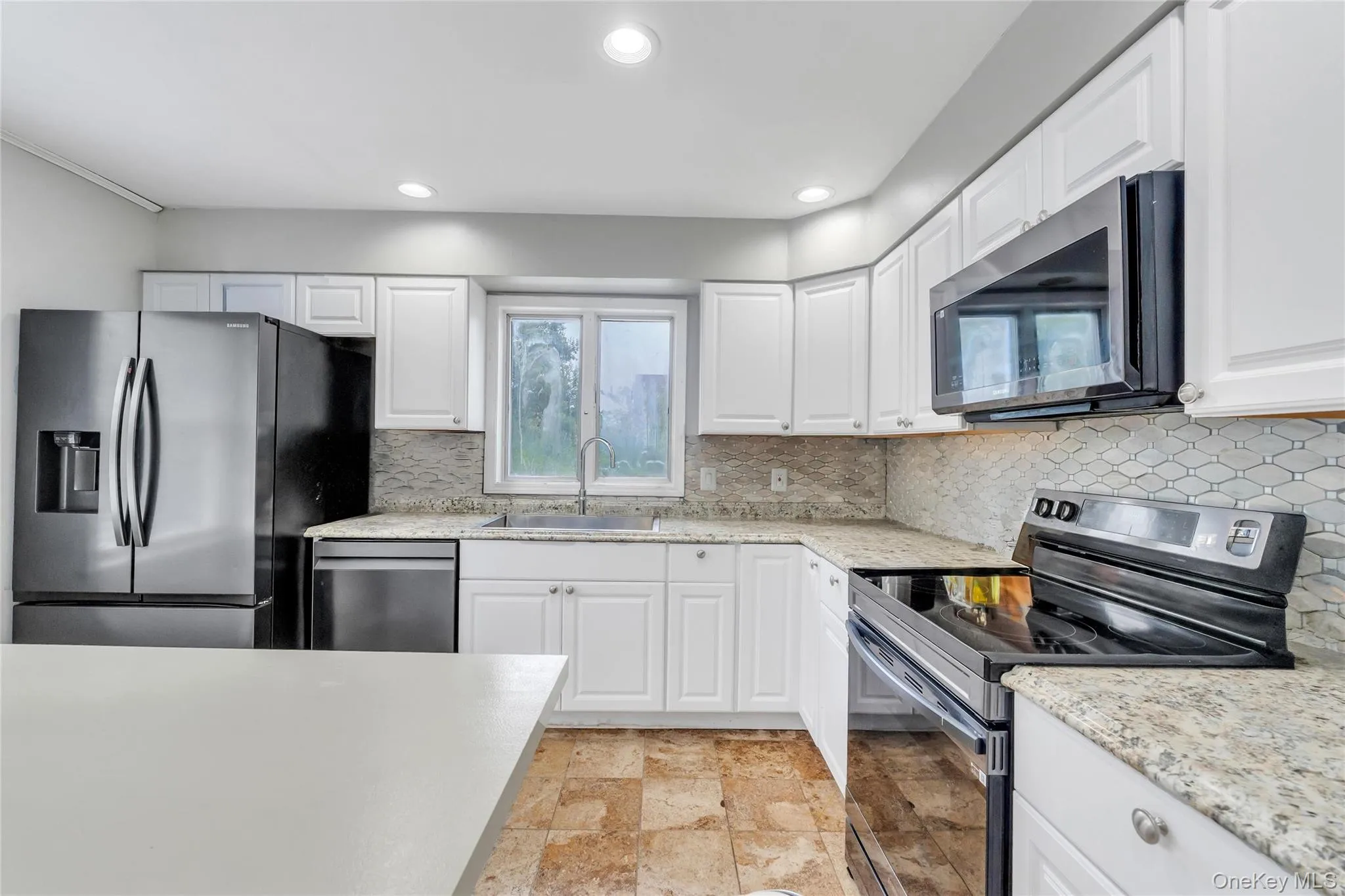 23 Hemlock Drive, Brookhaven, NY, 3 Bedrooms Bedrooms, 5 Rooms Rooms,2 BathroomsBathrooms,Residential,For Rent,Hemlock,0,1046366 23 Hemlock Drive, Brookhaven, NY, 3 Bedrooms Bedrooms, 5 Rooms Rooms,2 BathroomsBathrooms,Residential,For Rent,Hemlock,0,1046366