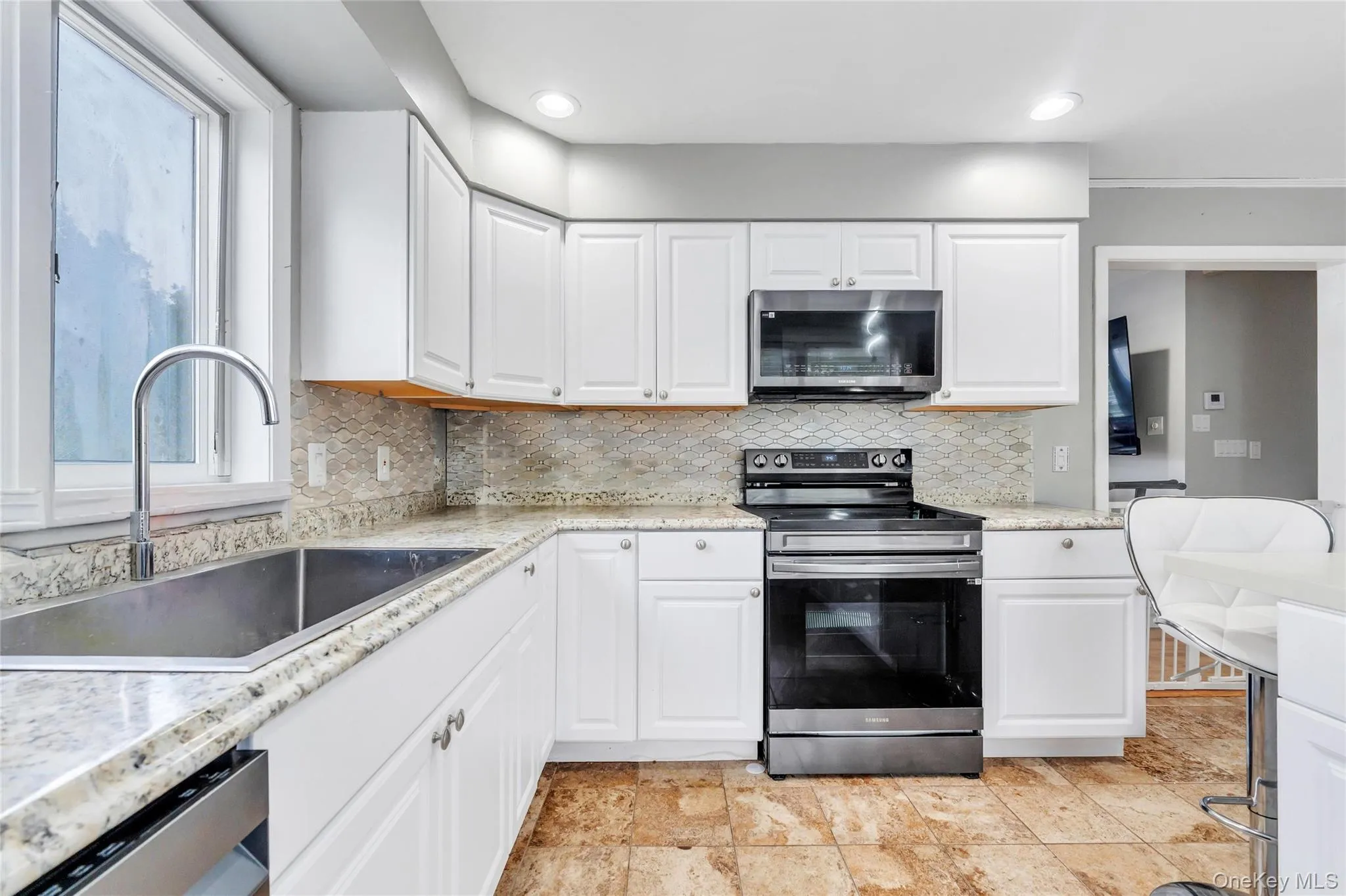 23 Hemlock Drive, Brookhaven, NY, 3 Bedrooms Bedrooms, 5 Rooms Rooms,2 BathroomsBathrooms,Residential,For Rent,Hemlock,0,1046366 23 Hemlock Drive, Brookhaven, NY, 3 Bedrooms Bedrooms, 5 Rooms Rooms,2 BathroomsBathrooms,Residential,For Rent,Hemlock,0,1046366