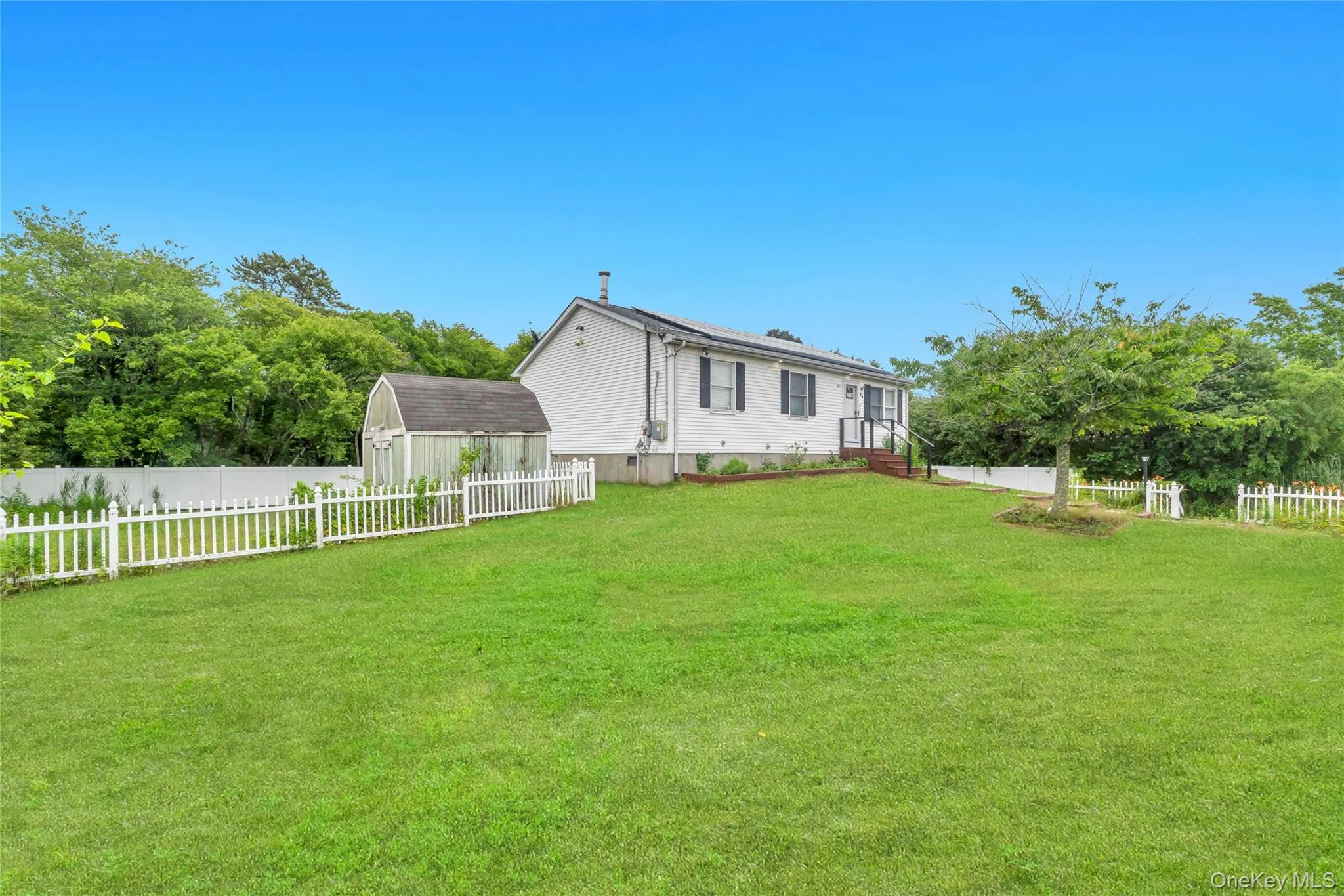 23 Hemlock Drive, Brookhaven, NY, 3 Bedrooms Bedrooms, 5 Rooms Rooms,2 BathroomsBathrooms,Residential,For Rent,Hemlock,0,1046366 23 Hemlock Drive, Brookhaven, NY, 3 Bedrooms Bedrooms, 5 Rooms Rooms,2 BathroomsBathrooms,Residential,For Rent,Hemlock,0,1046366