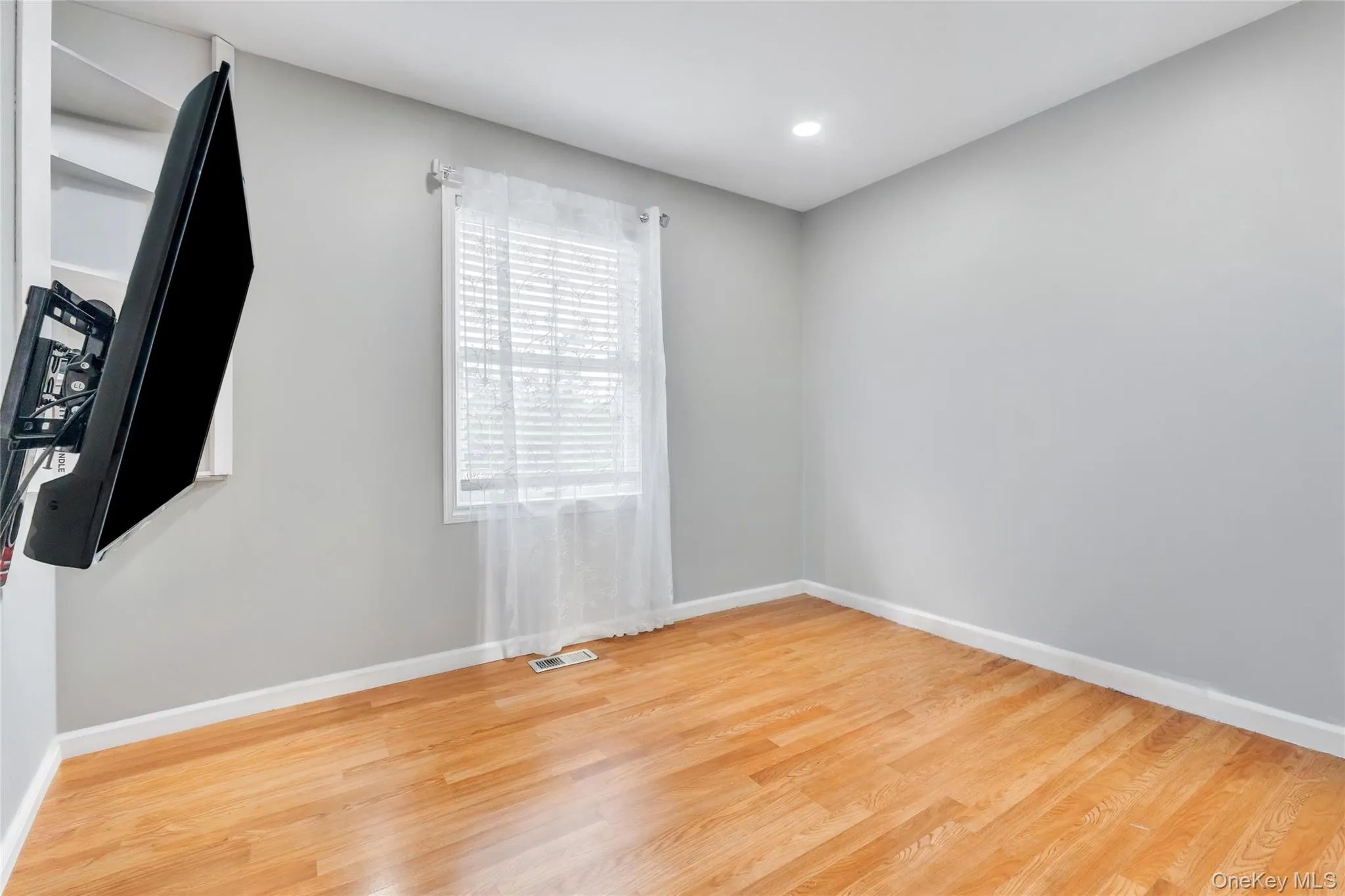 23 Hemlock Drive, Brookhaven, NY, 3 Bedrooms Bedrooms, 5 Rooms Rooms,2 BathroomsBathrooms,Residential,For Rent,Hemlock,0,1046366 23 Hemlock Drive, Brookhaven, NY, 3 Bedrooms Bedrooms, 5 Rooms Rooms,2 BathroomsBathrooms,Residential,For Rent,Hemlock,0,1046366