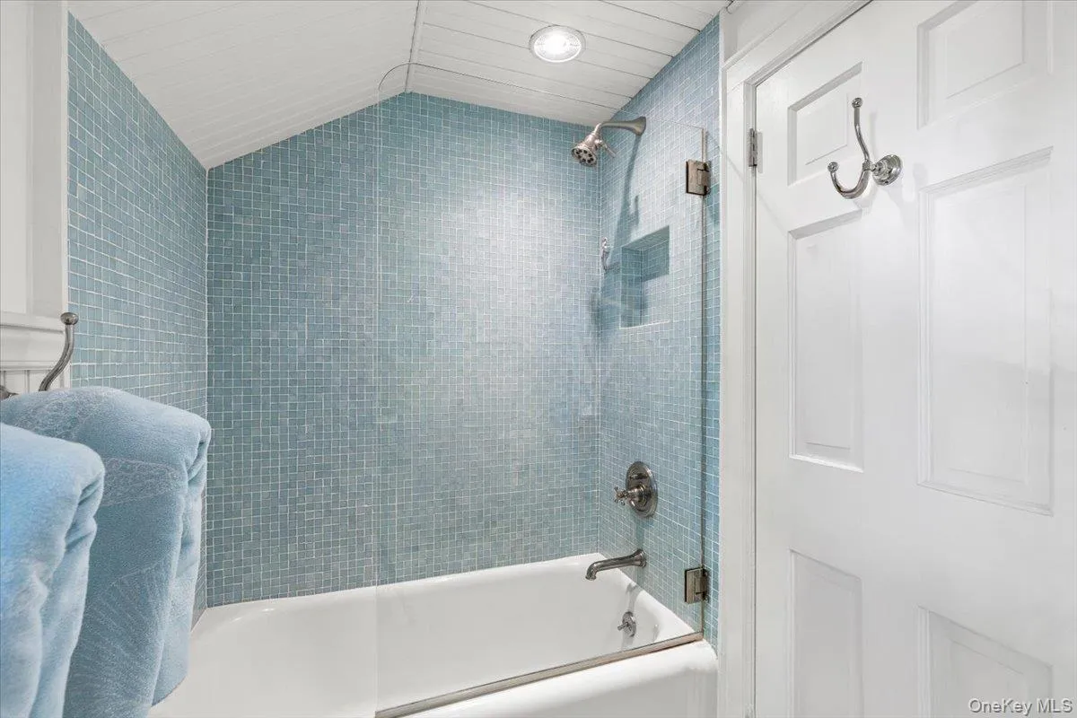 128 RALPH Avenue, White Plains, NY, 4 Bedrooms Bedrooms, 8 Rooms Rooms,2 BathroomsBathrooms,Residential,For Rent,RALPH,0,1046373 128 RALPH Avenue, White Plains, NY, 4 Bedrooms Bedrooms, 8 Rooms Rooms,2 BathroomsBathrooms,Residential,For Rent,RALPH,0,1046373