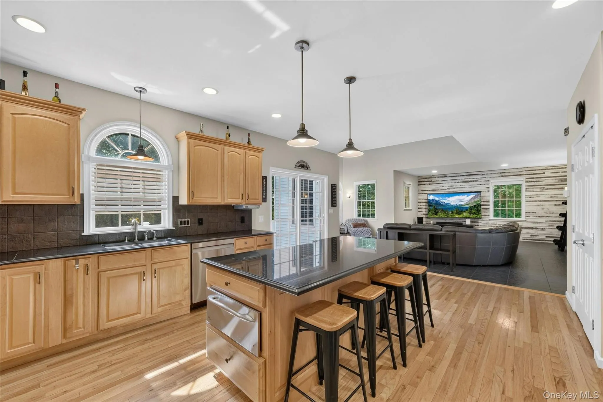 41 Lindy Drive, Carmel, NY, 5 Bedrooms Bedrooms, 9 Rooms Rooms,3 BathroomsBathrooms,Residential,For Rent,Lindy,0,1046376 41 Lindy Drive, Carmel, NY, 5 Bedrooms Bedrooms, 9 Rooms Rooms,3 BathroomsBathrooms,Residential,For Rent,Lindy,0,1046376