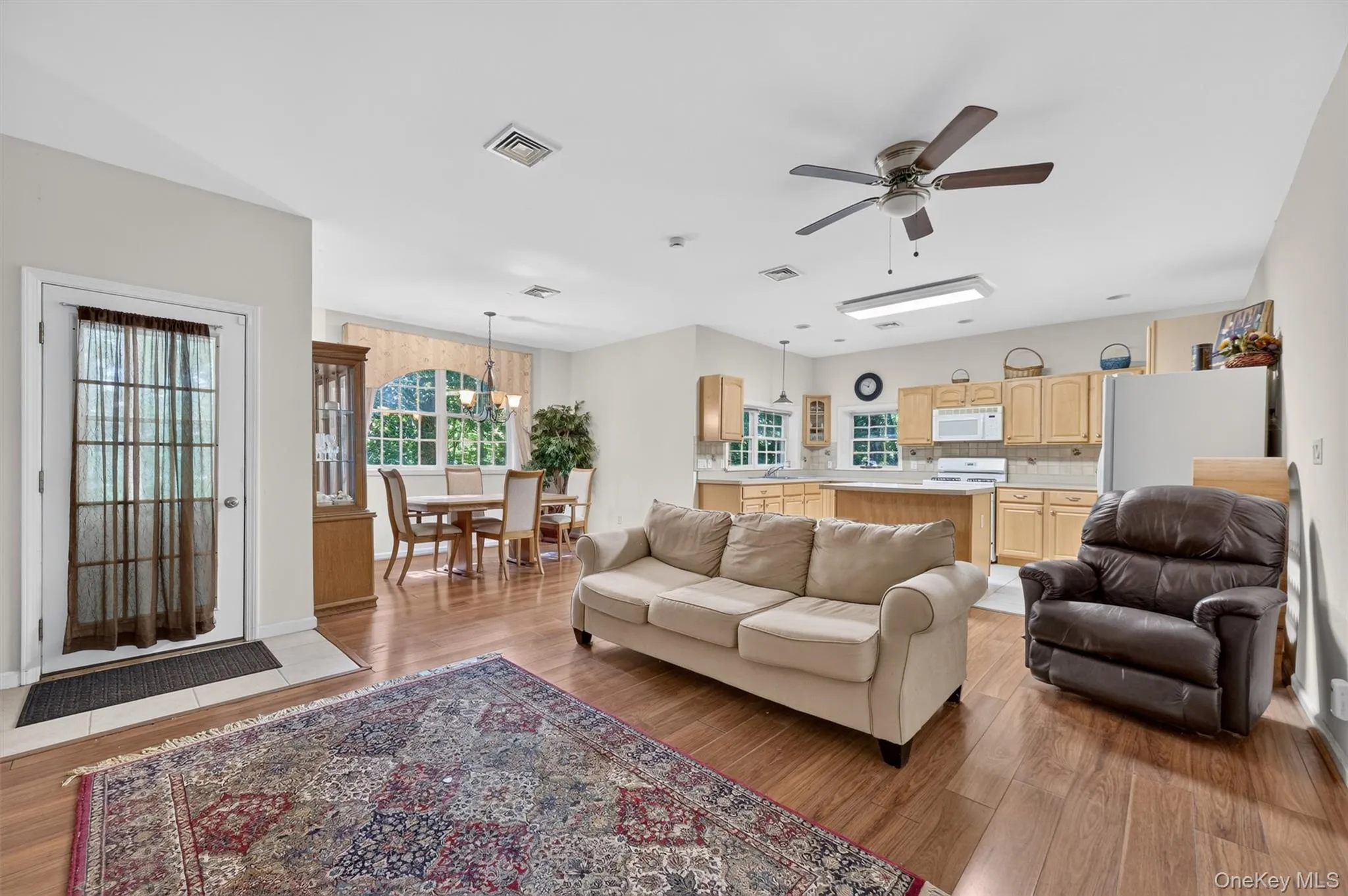 41 Lindy Drive, Carmel, NY, 5 Bedrooms Bedrooms, 9 Rooms Rooms,3 BathroomsBathrooms,Residential,For Rent,Lindy,0,1046376 41 Lindy Drive, Carmel, NY, 5 Bedrooms Bedrooms, 9 Rooms Rooms,3 BathroomsBathrooms,Residential,For Rent,Lindy,0,1046376
