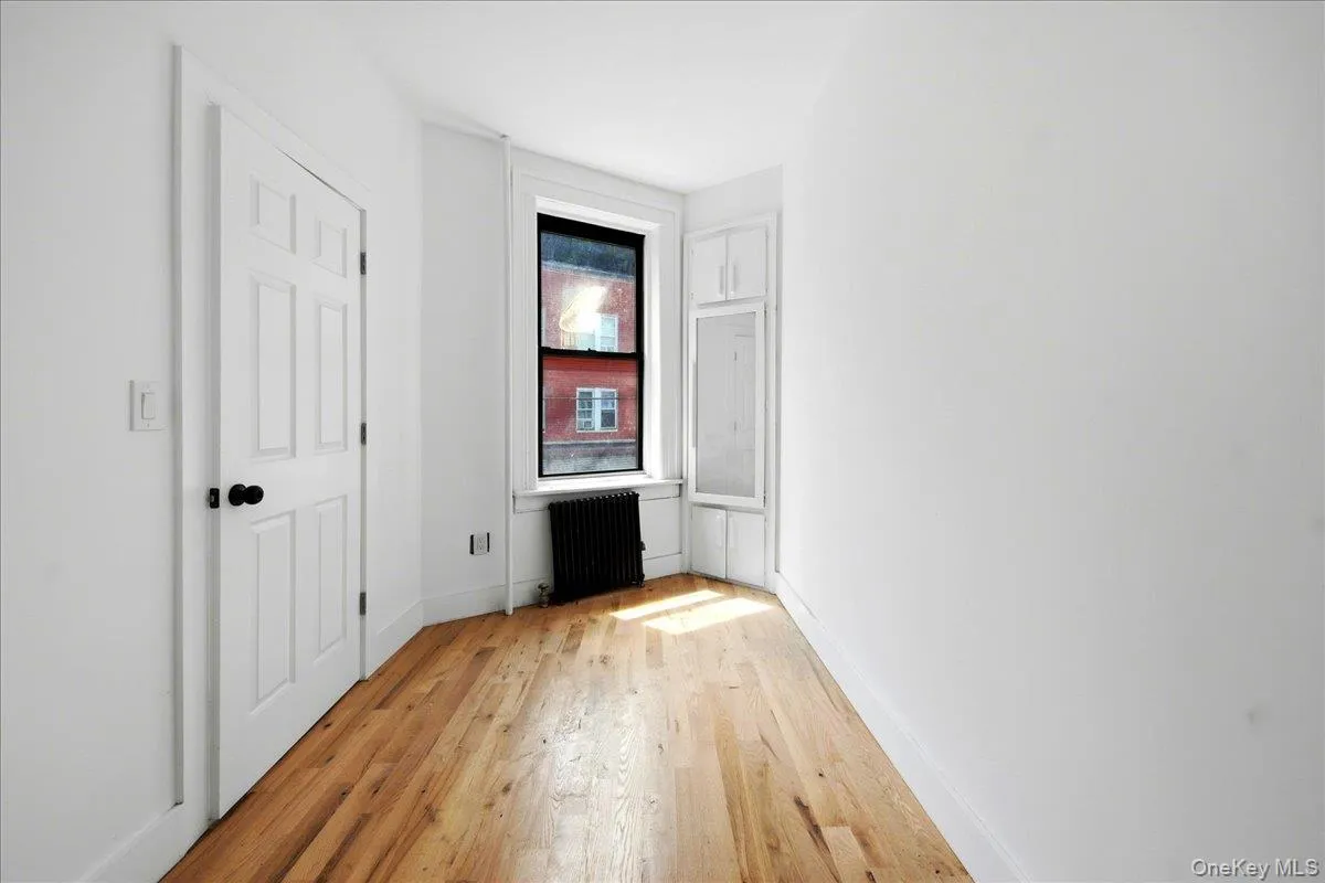 35 Lawrence Street, Yonkers, NY, 3 Bedrooms Bedrooms, 6 Rooms Rooms,1 BathroomBathrooms,Residential Lease,For Rent,Lawrence,0,1046377 35 Lawrence Street, Yonkers, NY, 3 Bedrooms Bedrooms, 6 Rooms Rooms,1 BathroomBathrooms,Residential Lease,For Rent,Lawrence,0,1046377