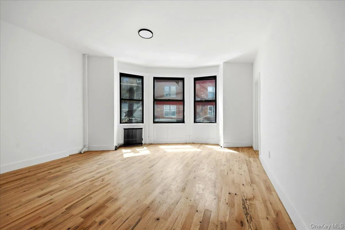 35 Lawrence Street, Yonkers, NY, 3 Bedrooms Bedrooms, 6 Rooms Rooms,1 BathroomBathrooms,Residential Lease,For Rent,Lawrence,0,1046377 35 Lawrence Street, Yonkers, NY, 3 Bedrooms Bedrooms, 6 Rooms Rooms,1 BathroomBathrooms,Residential Lease,For Rent,Lawrence,0,1046377