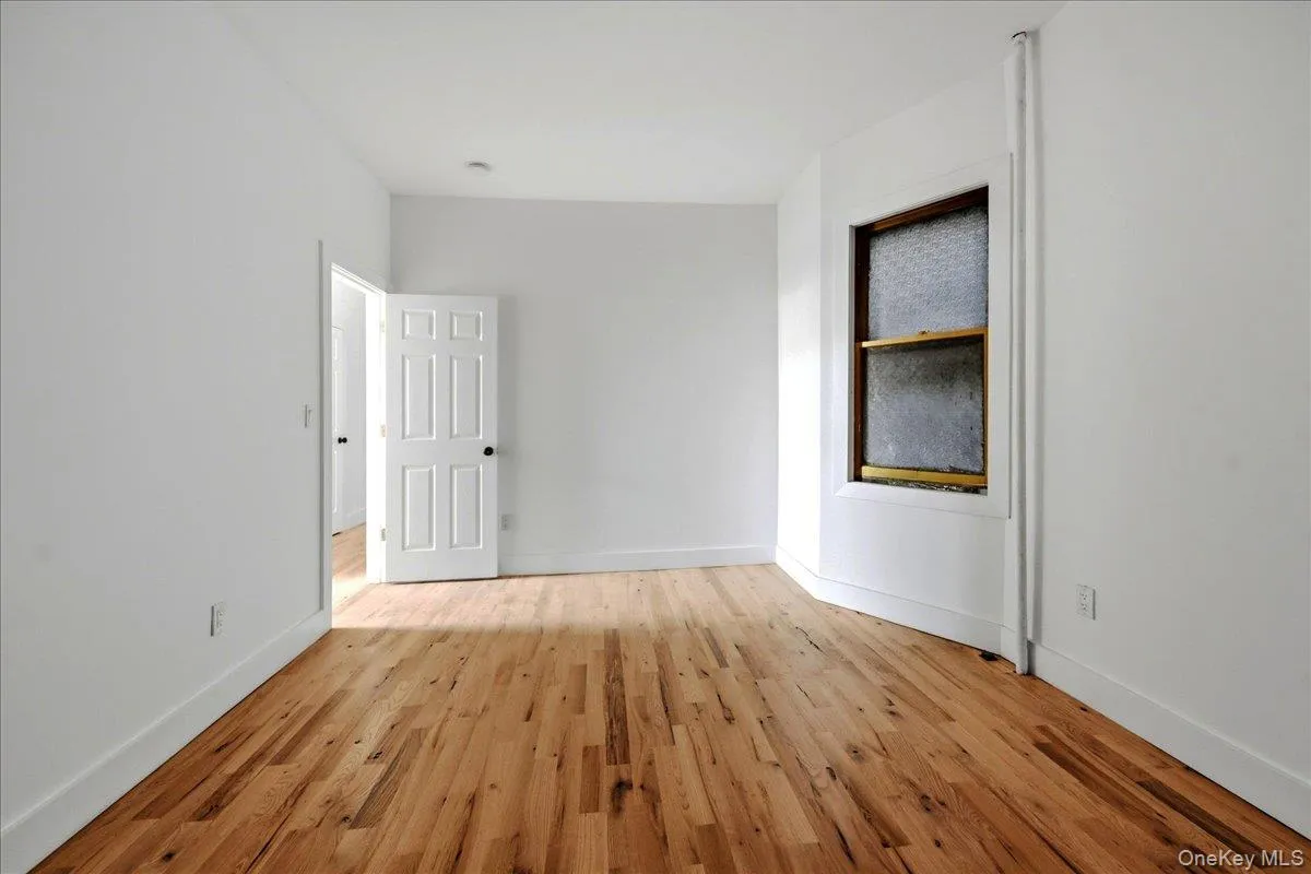 35 Lawrence Street, Yonkers, NY, 3 Bedrooms Bedrooms, 6 Rooms Rooms,1 BathroomBathrooms,Residential Lease,For Rent,Lawrence,0,1046377 35 Lawrence Street, Yonkers, NY, 3 Bedrooms Bedrooms, 6 Rooms Rooms,1 BathroomBathrooms,Residential Lease,For Rent,Lawrence,0,1046377