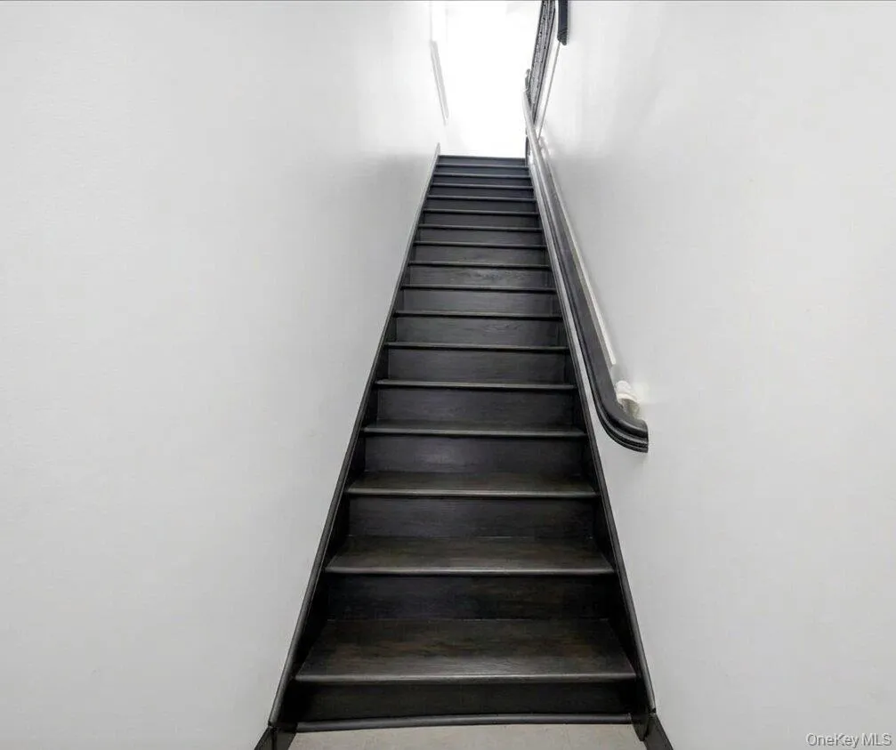 35 Lawrence Street, Yonkers, NY, 3 Bedrooms Bedrooms, 6 Rooms Rooms,1 BathroomBathrooms,Residential Lease,For Rent,Lawrence,0,1046377 35 Lawrence Street, Yonkers, NY, 3 Bedrooms Bedrooms, 6 Rooms Rooms,1 BathroomBathrooms,Residential Lease,For Rent,Lawrence,0,1046377