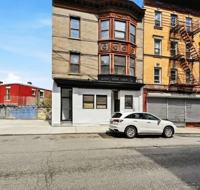 35 Lawrence Street, Yonkers, NY, 3 Bedrooms Bedrooms, 6 Rooms Rooms,1 BathroomBathrooms,Residential Lease,For Rent,Lawrence,0,1046377 35 Lawrence Street, Yonkers, NY, 3 Bedrooms Bedrooms, 6 Rooms Rooms,1 BathroomBathrooms,Residential Lease,For Rent,Lawrence,0,1046377