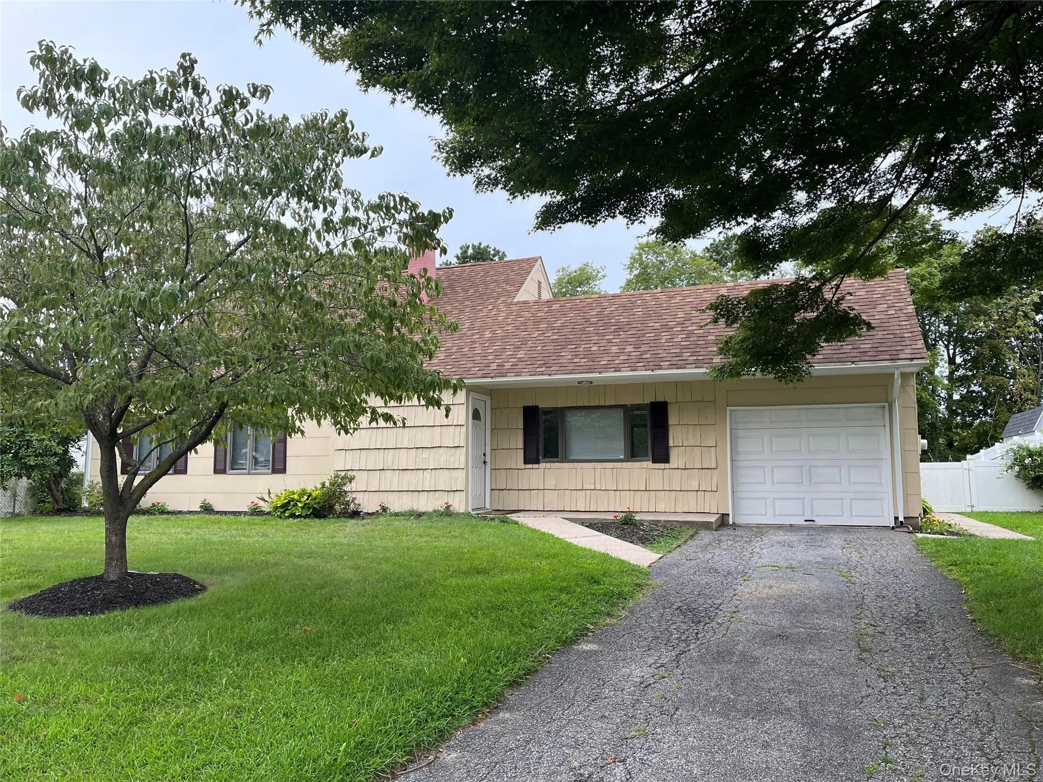 88 Matsunaye Drive, Brookhaven, NY, 3 Bedrooms Bedrooms, 5 Rooms Rooms,1 BathroomBathrooms,Residential Lease,For Rent,Matsunaye,0,1046380 88 Matsunaye Drive, Brookhaven, NY, 3 Bedrooms Bedrooms, 5 Rooms Rooms,1 BathroomBathrooms,Residential Lease,For Rent,Matsunaye,0,1046380