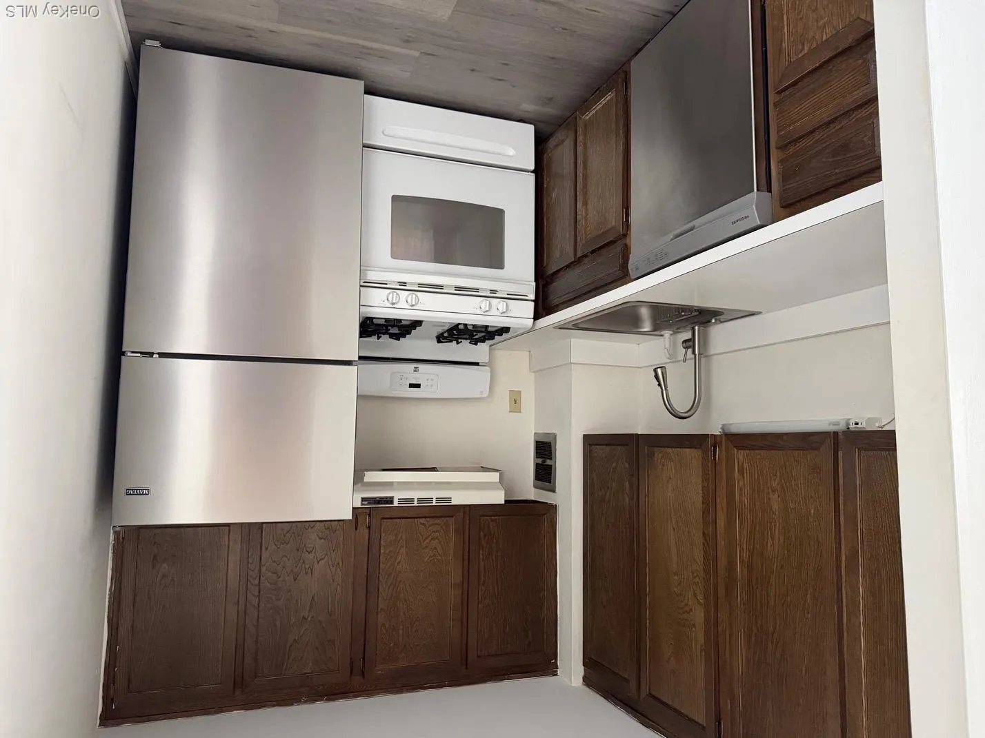 740 Broadway, Long Beach, NY, 1 Room Rooms,1 BathroomBathrooms,Residential Lease,For Rent,Broadway,0,1046385 740 Broadway, Long Beach, NY, 1 Room Rooms,1 BathroomBathrooms,Residential Lease,For Rent,Broadway,0,1046385