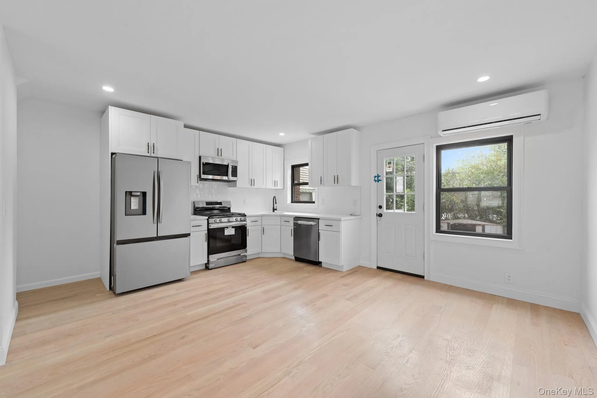 11464 204th Street, New York, NY, 3 Bedrooms Bedrooms, 12 Rooms Rooms,2 BathroomsBathrooms,Residential,For Rent,204th,0,1046391 11464 204th Street, New York, NY, 3 Bedrooms Bedrooms, 12 Rooms Rooms,2 BathroomsBathrooms,Residential,For Rent,204th,0,1046391