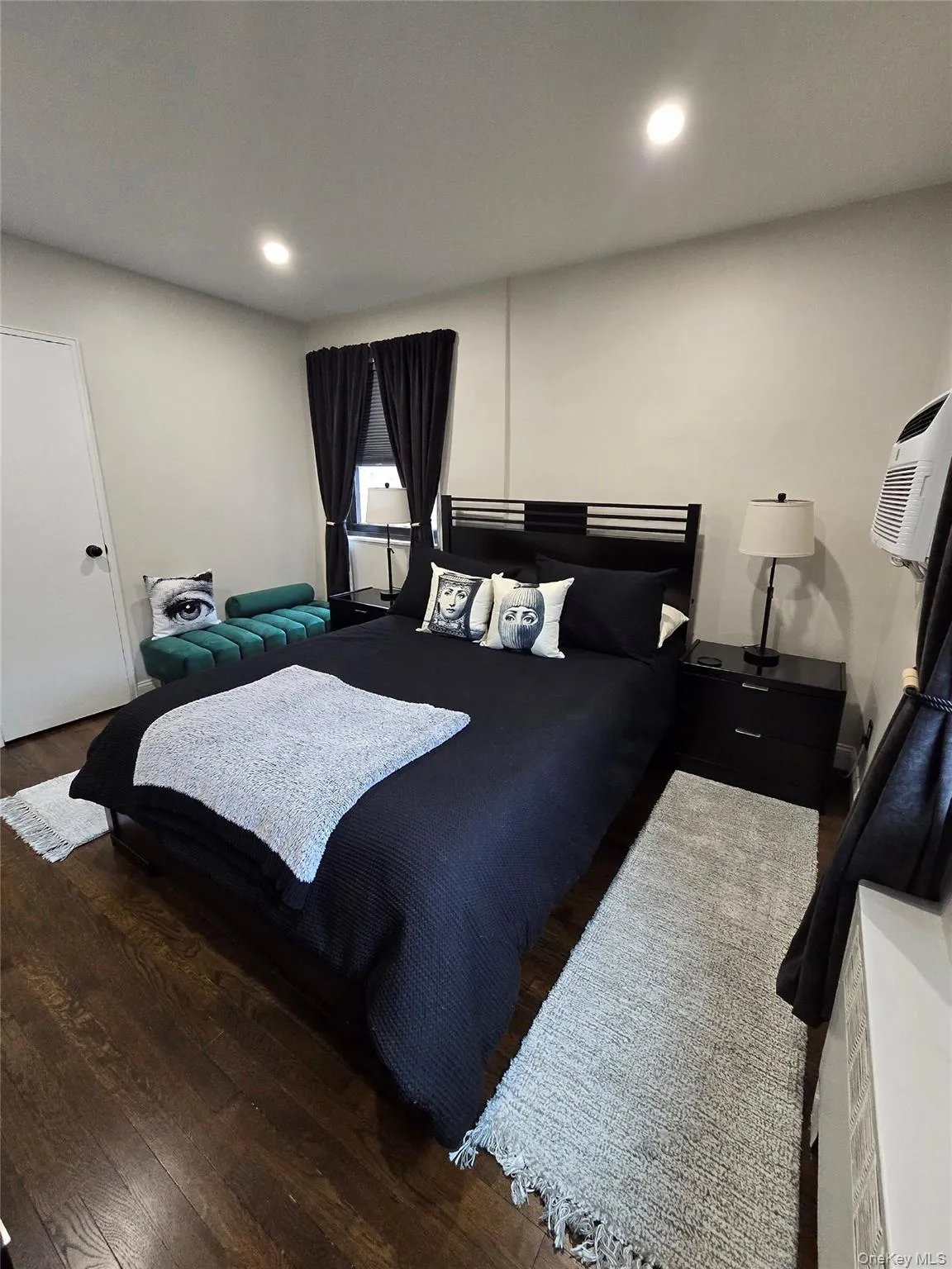 81-48 156th Ave, New York, NY, 3 Bedrooms Bedrooms, 6 Rooms Rooms,1 BathroomBathrooms,Residential,For Rent,156th Ave,0,1046392 81-48 156th Ave, New York, NY, 3 Bedrooms Bedrooms, 6 Rooms Rooms,1 BathroomBathrooms,Residential,For Rent,156th Ave,0,1046392