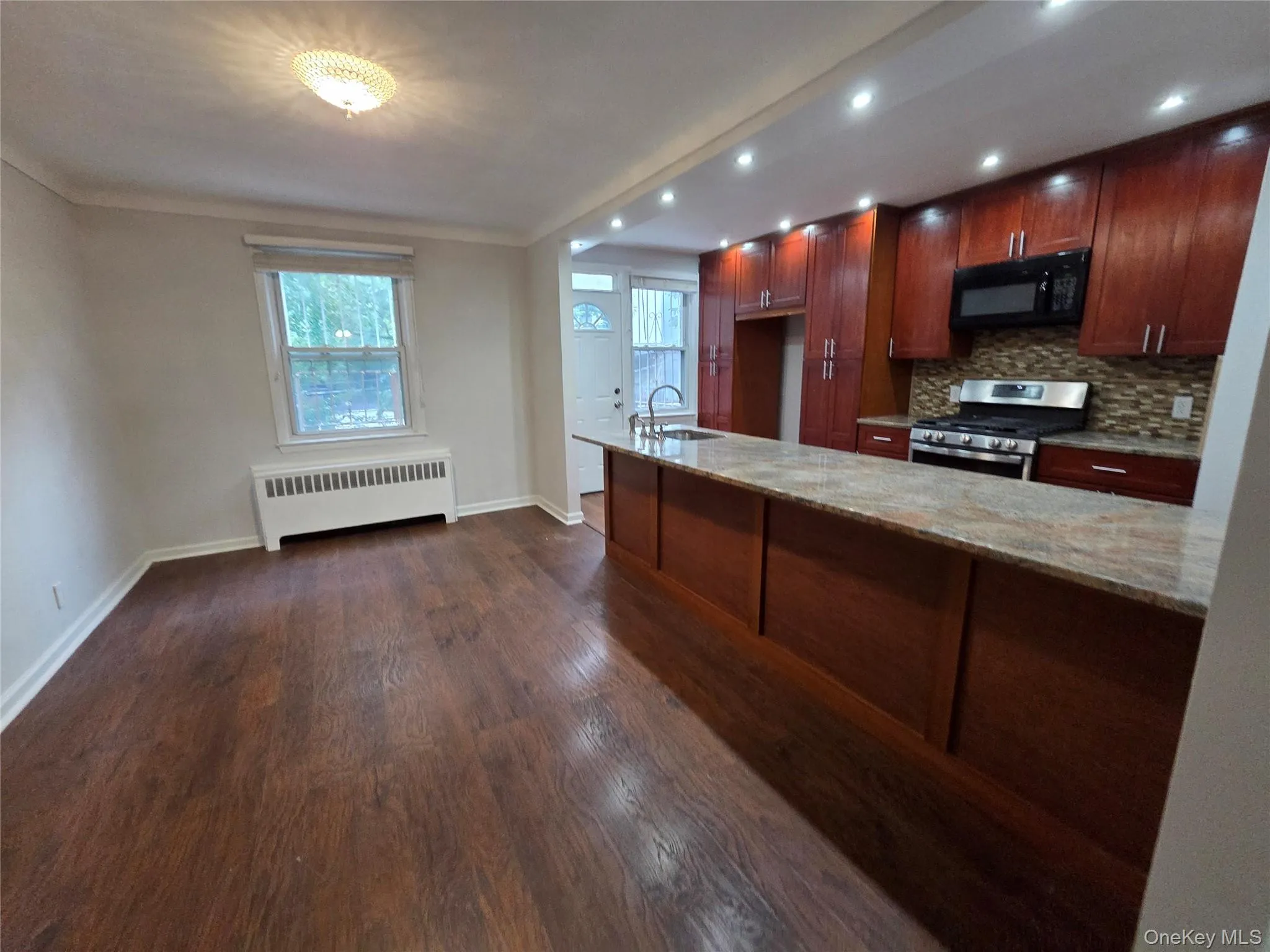 2129 Muliner Avenue, New York, NY, 4 Bedrooms Bedrooms, 7 Rooms Rooms,1 BathroomBathrooms,Residential Lease,For Rent,Muliner,0,1046395 2129 Muliner Avenue, New York, NY, 4 Bedrooms Bedrooms, 7 Rooms Rooms,1 BathroomBathrooms,Residential Lease,For Rent,Muliner,0,1046395