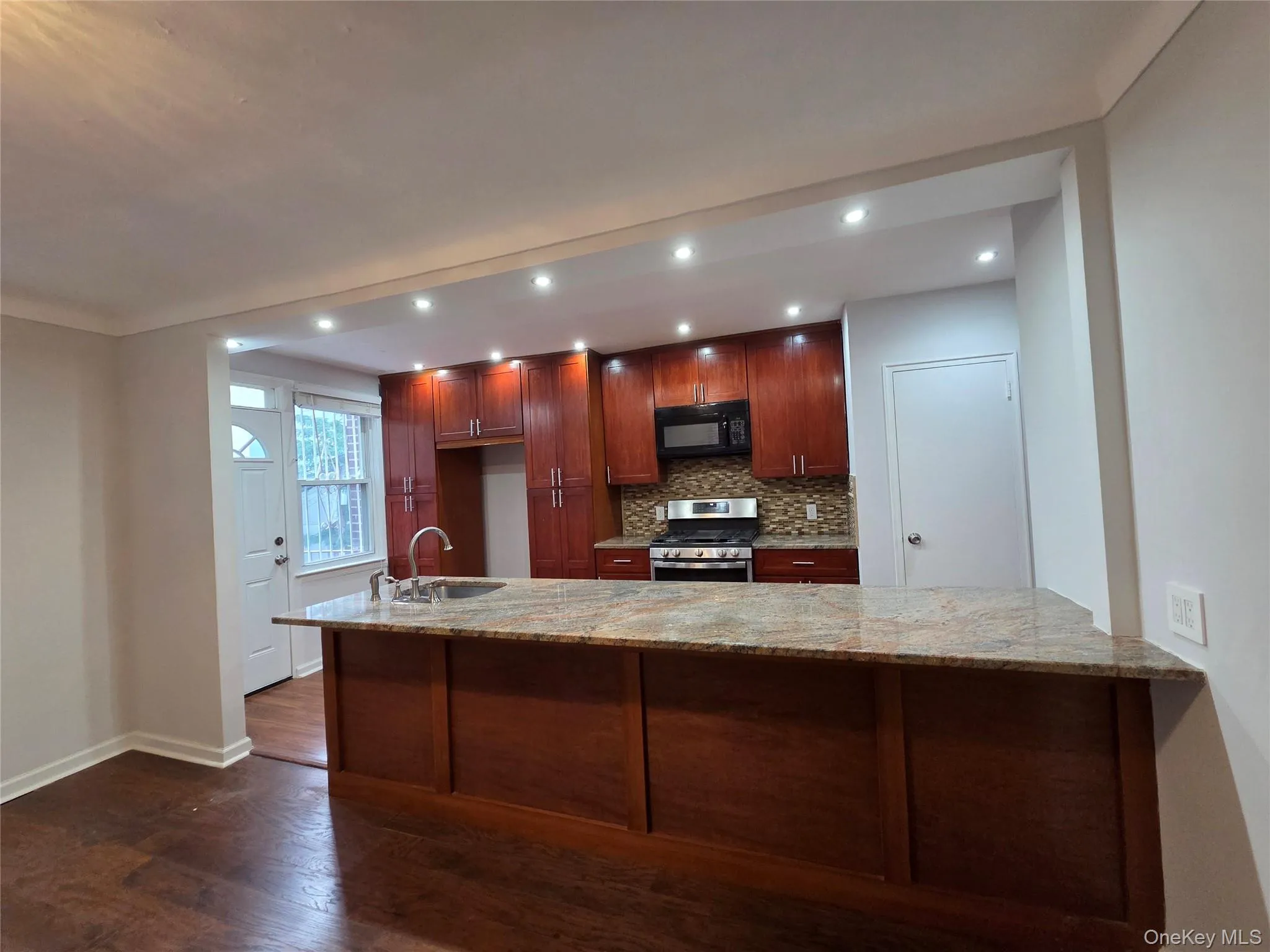 2129 Muliner Avenue, New York, NY, 4 Bedrooms Bedrooms, 7 Rooms Rooms,1 BathroomBathrooms,Residential Lease,For Rent,Muliner,0,1046395 2129 Muliner Avenue, New York, NY, 4 Bedrooms Bedrooms, 7 Rooms Rooms,1 BathroomBathrooms,Residential Lease,For Rent,Muliner,0,1046395