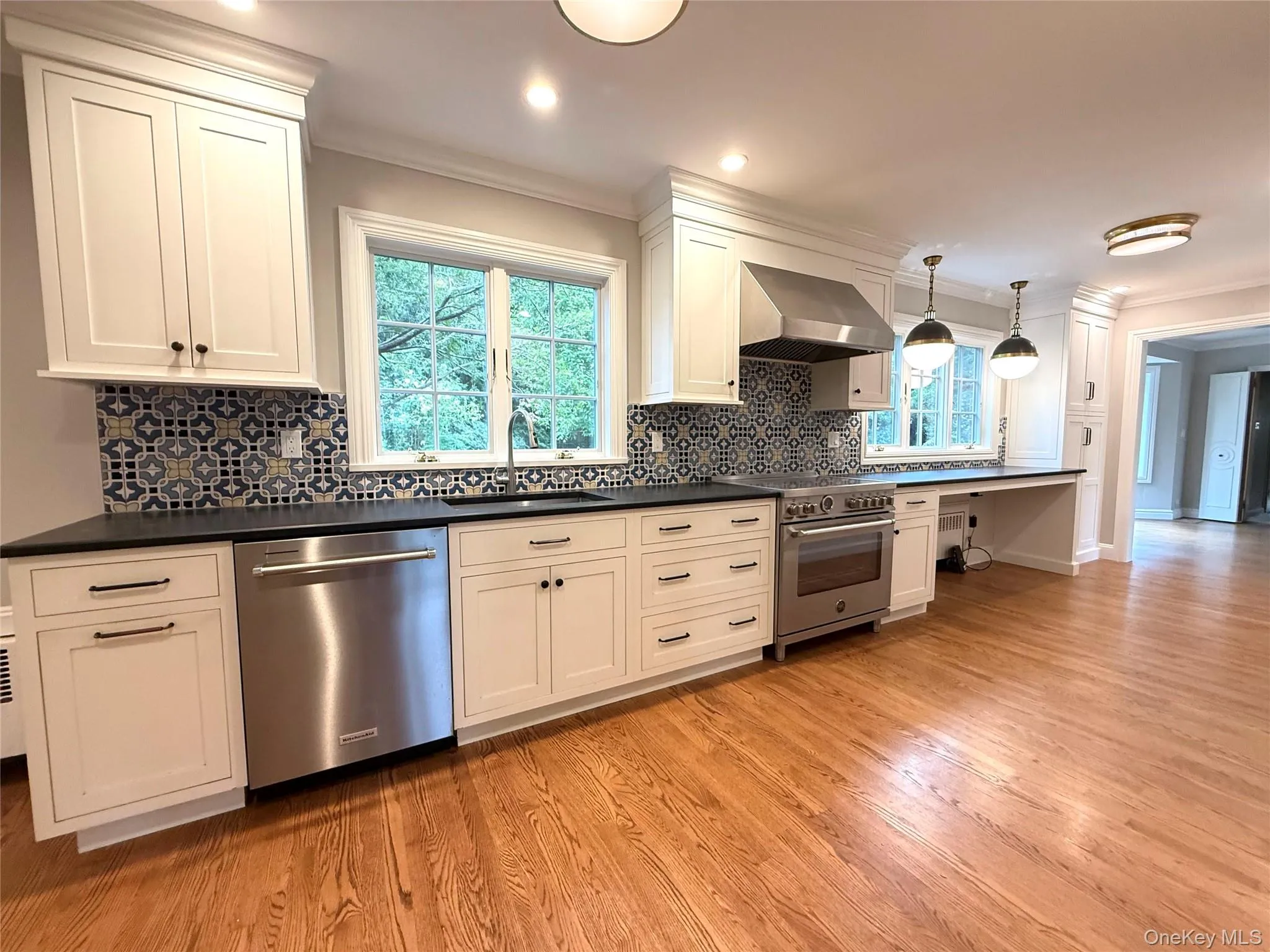 2 Saint Marks Place, Huntington, NY, 4 Bedroom Bedrooms, 8 Room Rooms,3 BathroomBathrooms,Residential Lease,For Rent,Saint Marks,0,1046398 2 Saint Marks Place, Huntington, NY, 4 Bedroom Bedrooms, 8 Room Rooms,3 BathroomBathrooms,Residential Lease,For Rent,Saint Marks,0,1046398