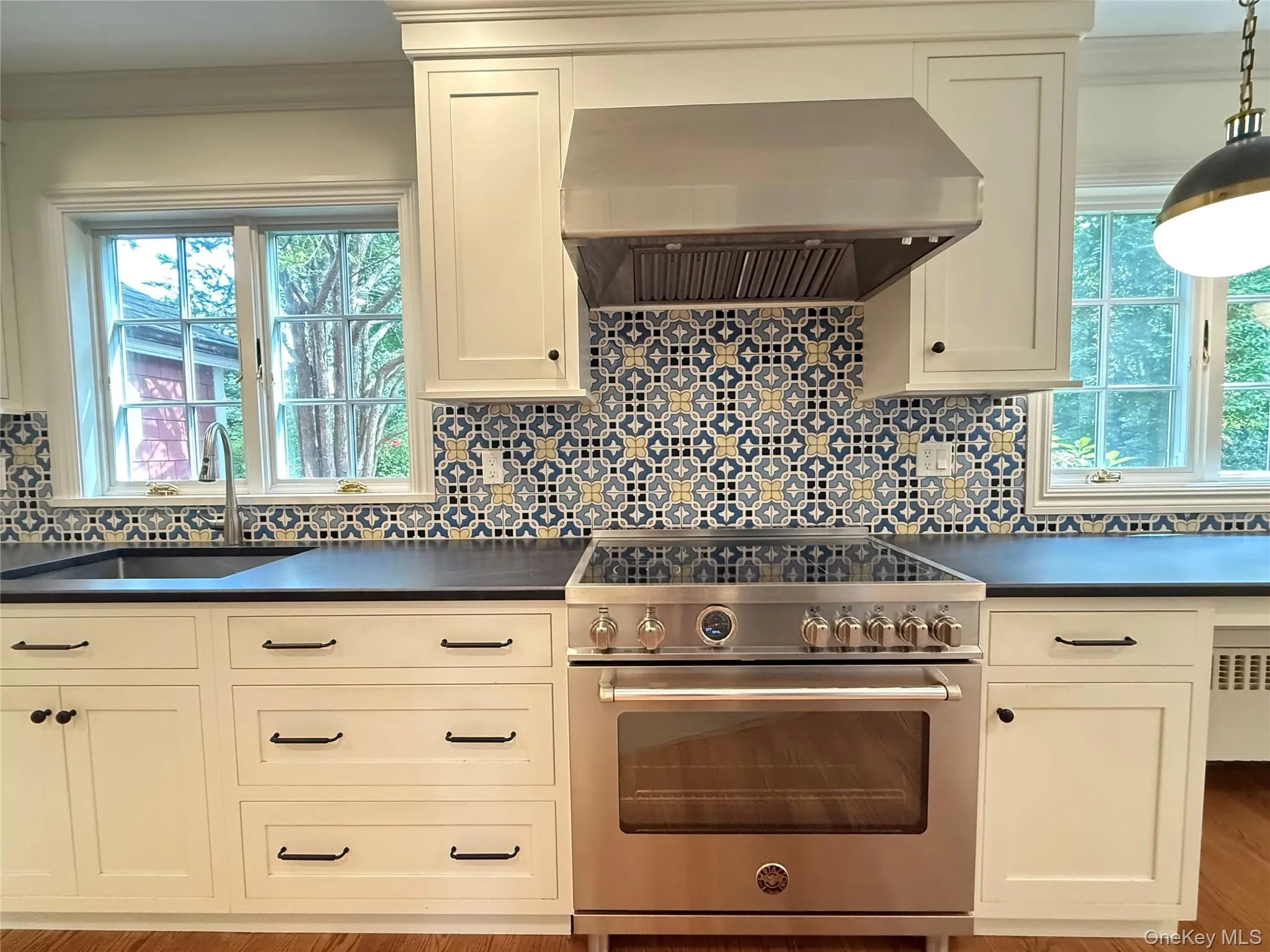 2 Saint Marks Place, Huntington, NY, 4 Bedroom Bedrooms, 8 Room Rooms,3 BathroomBathrooms,Residential Lease,For Rent,Saint Marks,0,1046398 2 Saint Marks Place, Huntington, NY, 4 Bedroom Bedrooms, 8 Room Rooms,3 BathroomBathrooms,Residential Lease,For Rent,Saint Marks,0,1046398