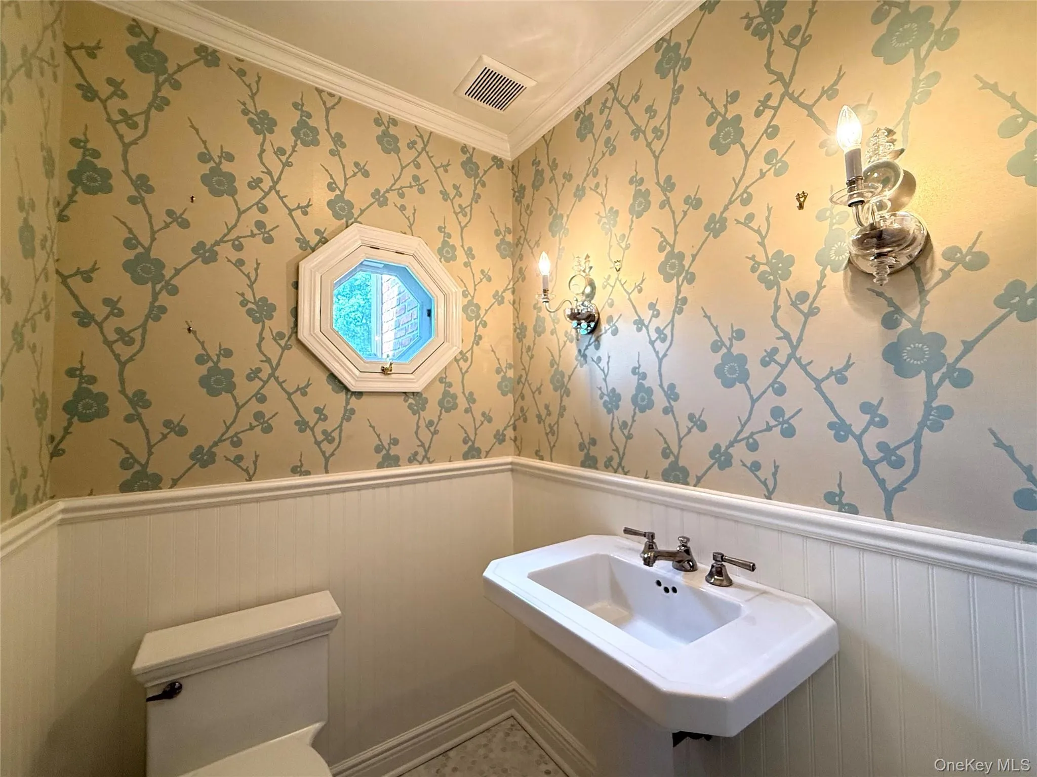 2 Saint Marks Place, Huntington, NY, 4 Bedroom Bedrooms, 8 Room Rooms,3 BathroomBathrooms,Residential Lease,For Rent,Saint Marks,0,1046398 2 Saint Marks Place, Huntington, NY, 4 Bedroom Bedrooms, 8 Room Rooms,3 BathroomBathrooms,Residential Lease,For Rent,Saint Marks,0,1046398