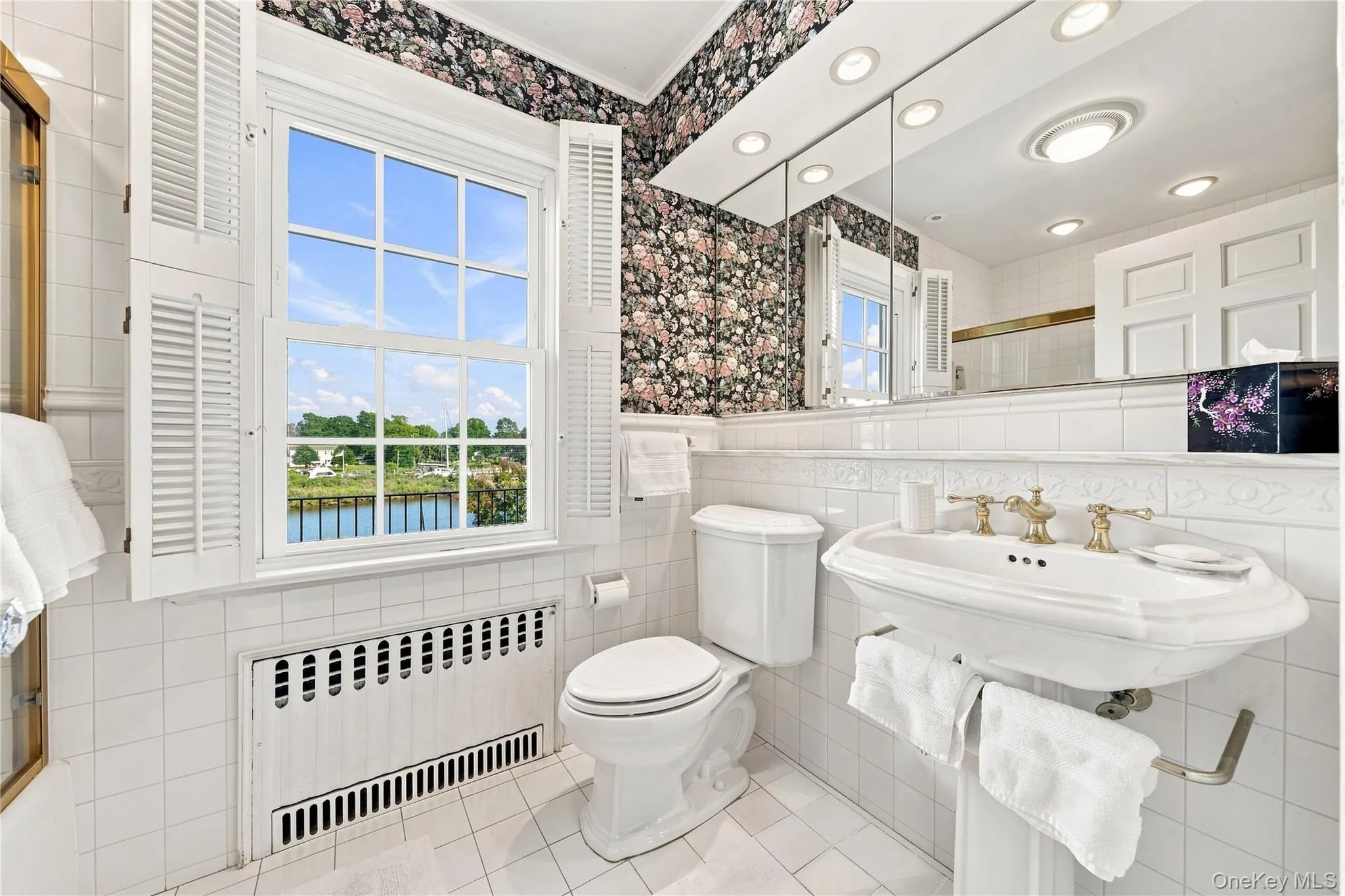84 Ocean Avenue, Babylon, NY, 6 Bedrooms Bedrooms, 12 Rooms Rooms,3 BathroomsBathrooms,Residential,For Rent,Ocean,0,1046399 84 Ocean Avenue, Babylon, NY, 6 Bedrooms Bedrooms, 12 Rooms Rooms,3 BathroomsBathrooms,Residential,For Rent,Ocean,0,1046399