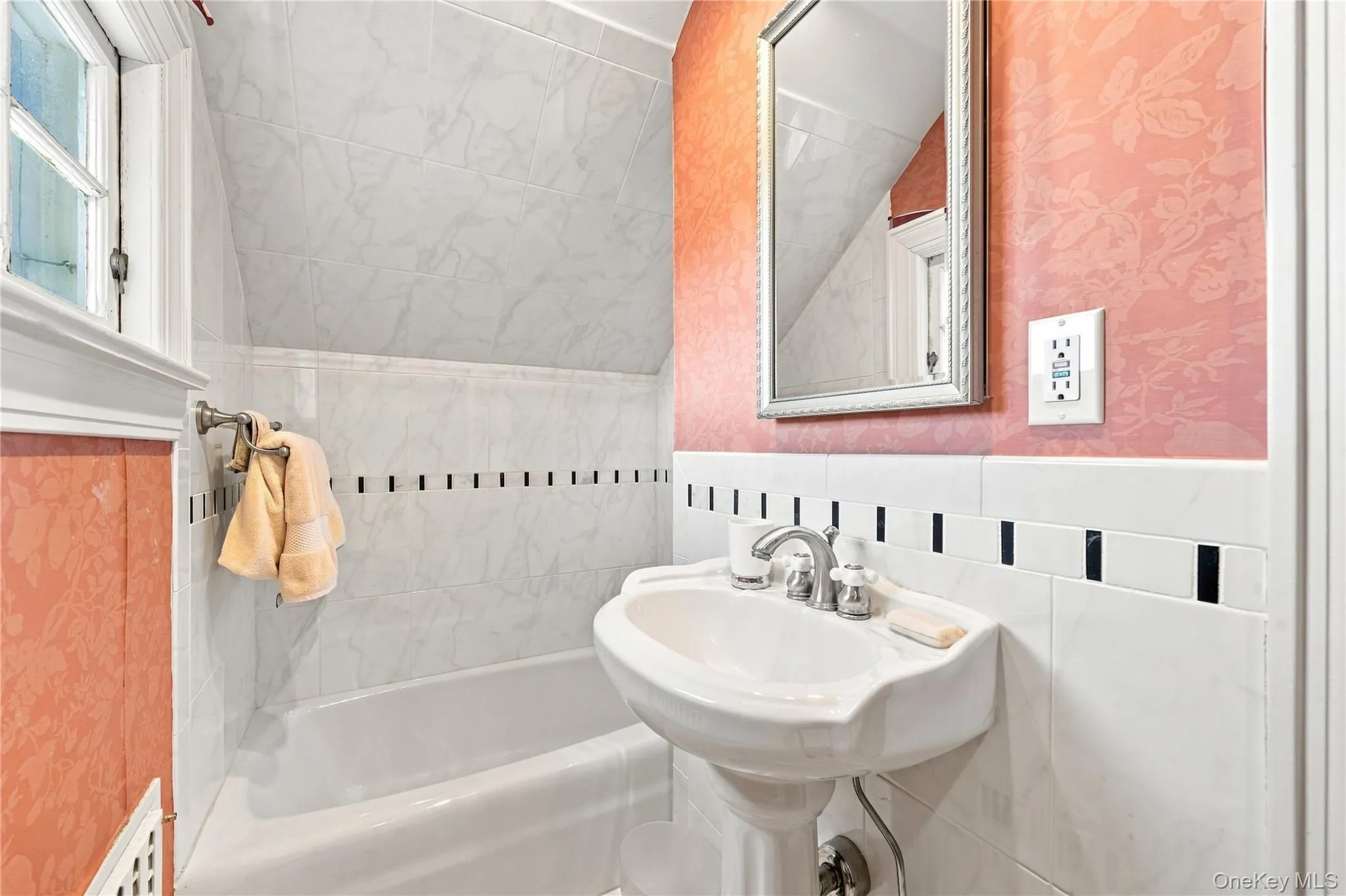 84 Ocean Avenue, Babylon, NY, 6 Bedrooms Bedrooms, 12 Rooms Rooms,3 BathroomsBathrooms,Residential,For Rent,Ocean,0,1046399 84 Ocean Avenue, Babylon, NY, 6 Bedrooms Bedrooms, 12 Rooms Rooms,3 BathroomsBathrooms,Residential,For Rent,Ocean,0,1046399