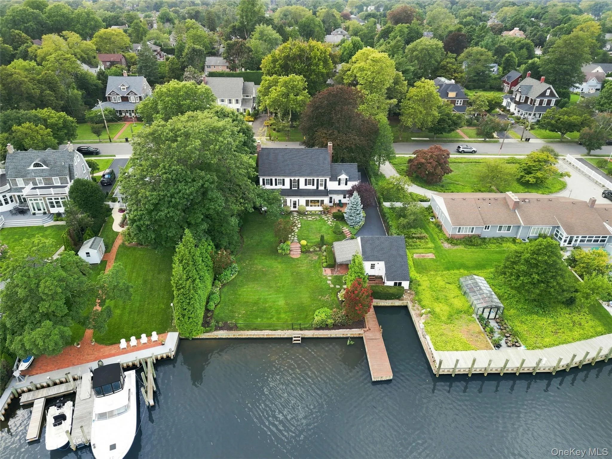 84 Ocean Avenue, Babylon, NY, 6 Bedrooms Bedrooms, 12 Rooms Rooms,3 BathroomsBathrooms,Residential,For Rent,Ocean,0,1046399 84 Ocean Avenue, Babylon, NY, 6 Bedrooms Bedrooms, 12 Rooms Rooms,3 BathroomsBathrooms,Residential,For Rent,Ocean,0,1046399