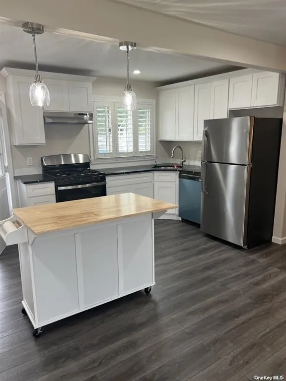 1227 Daffodil Lane, Hempstead, NY, 4 Bedrooms Bedrooms, 9 Rooms Rooms,3 BathroomsBathrooms,Residential Lease,For Rent,Daffodil,0,1046404 1227 Daffodil Lane, Hempstead, NY, 4 Bedrooms Bedrooms, 9 Rooms Rooms,3 BathroomsBathrooms,Residential Lease,For Rent,Daffodil,0,1046404