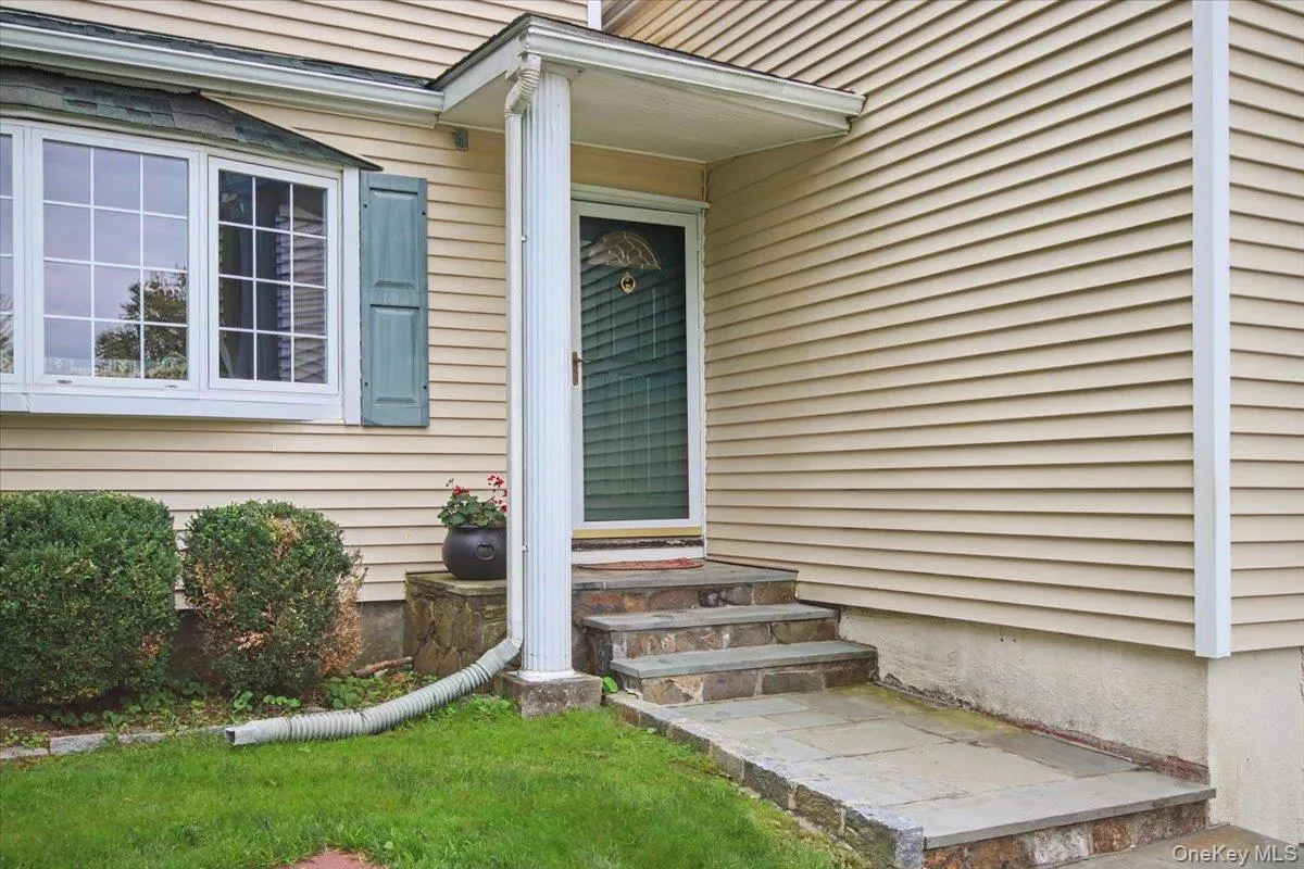 2978 Springhurst Court, Yorktown, NY, 4 Bedrooms Bedrooms, 7 Rooms Rooms,2 BathroomsBathrooms,Residential,For Rent,Springhurst,0,1046406 2978 Springhurst Court, Yorktown, NY, 4 Bedrooms Bedrooms, 7 Rooms Rooms,2 BathroomsBathrooms,Residential,For Rent,Springhurst,0,1046406