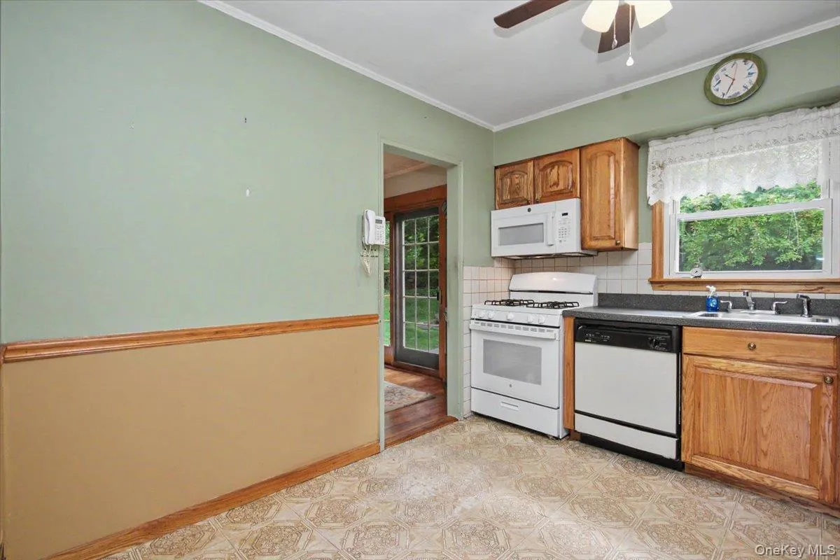 2978 Springhurst Court, Yorktown, NY, 4 Bedrooms Bedrooms, 7 Rooms Rooms,2 BathroomsBathrooms,Residential,For Rent,Springhurst,0,1046406 2978 Springhurst Court, Yorktown, NY, 4 Bedrooms Bedrooms, 7 Rooms Rooms,2 BathroomsBathrooms,Residential,For Rent,Springhurst,0,1046406