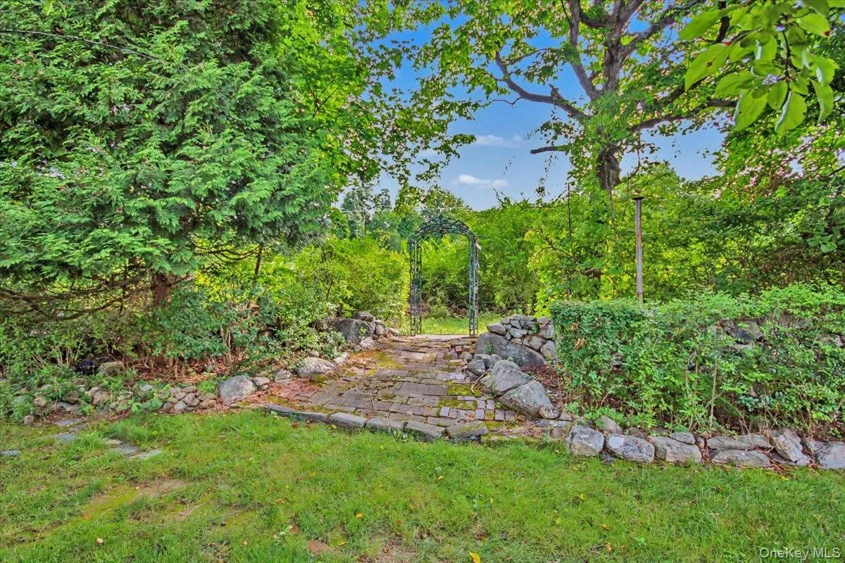 2978 Springhurst Court, Yorktown, NY, 4 Bedrooms Bedrooms, 7 Rooms Rooms,2 BathroomsBathrooms,Residential,For Rent,Springhurst,0,1046406 2978 Springhurst Court, Yorktown, NY, 4 Bedrooms Bedrooms, 7 Rooms Rooms,2 BathroomsBathrooms,Residential,For Rent,Springhurst,0,1046406