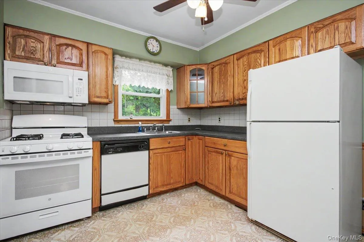 2978 Springhurst Court, Yorktown, NY, 4 Bedrooms Bedrooms, 7 Rooms Rooms,2 BathroomsBathrooms,Residential,For Rent,Springhurst,0,1046406 2978 Springhurst Court, Yorktown, NY, 4 Bedrooms Bedrooms, 7 Rooms Rooms,2 BathroomsBathrooms,Residential,For Rent,Springhurst,0,1046406