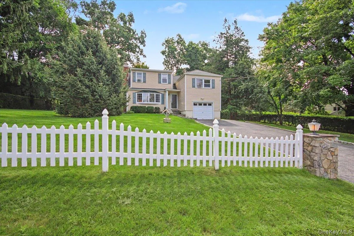 2978 Springhurst Court, Yorktown, NY, 4 Bedrooms Bedrooms, 7 Rooms Rooms,2 BathroomsBathrooms,Residential,For Rent,Springhurst,0,1046406 2978 Springhurst Court, Yorktown, NY, 4 Bedrooms Bedrooms, 7 Rooms Rooms,2 BathroomsBathrooms,Residential,For Rent,Springhurst,0,1046406