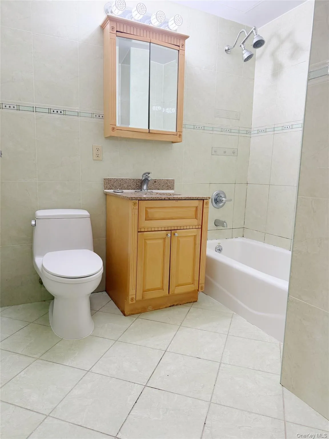 6314 Queens Boulevard, New York, NY, 1 Bedroom Bedrooms, 4 Rooms Rooms,1 BathroomBathrooms,Residential,For Rent,Queens,0,1046408 6314 Queens Boulevard, New York, NY, 1 Bedroom Bedrooms, 4 Rooms Rooms,1 BathroomBathrooms,Residential,For Rent,Queens,0,1046408