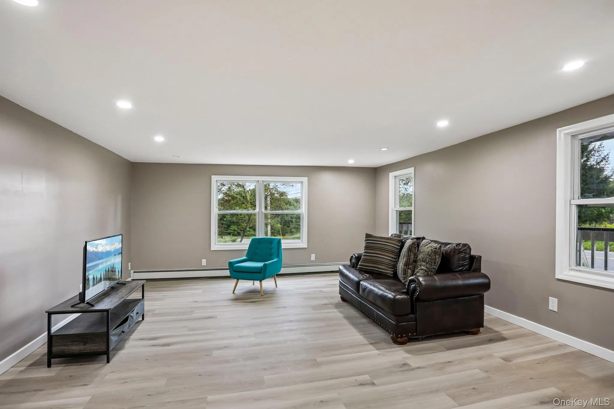 132 Ridge Road, Woodbury, NY, 3 Bedrooms Bedrooms, 6 Rooms Rooms,1 BathroomBathrooms,Residential,For Rent,Ridge,0,1046409 132 Ridge Road, Woodbury, NY, 3 Bedrooms Bedrooms, 6 Rooms Rooms,1 BathroomBathrooms,Residential,For Rent,Ridge,0,1046409