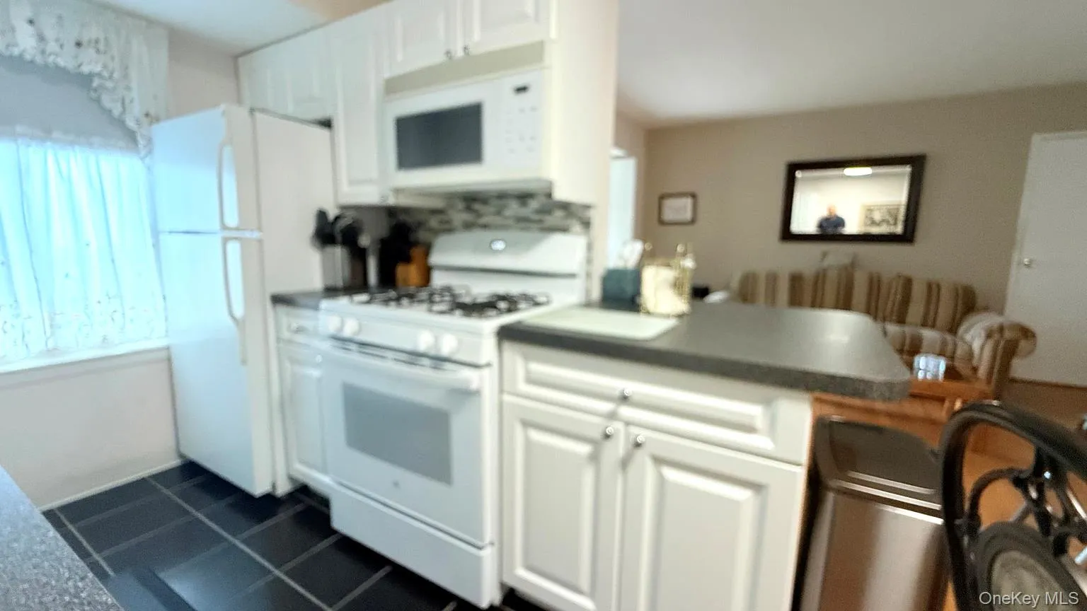 5 El Camino Court, Brookhaven, NY, 1 Bedroom Bedrooms, 3 Rooms Rooms,1 BathroomBathrooms,Residential,For Rent,El Camino,0,1046413 5 El Camino Court, Brookhaven, NY, 1 Bedroom Bedrooms, 3 Rooms Rooms,1 BathroomBathrooms,Residential,For Rent,El Camino,0,1046413