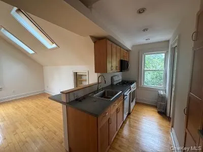 7 Aberdeen Drive, Huntington, NY, 2 Bedrooms Bedrooms, 4 Rooms Rooms,1 BathroomBathrooms,Residential Lease,For Rent,Aberdeen,0,1046414 7 Aberdeen Drive, Huntington, NY, 2 Bedrooms Bedrooms, 4 Rooms Rooms,1 BathroomBathrooms,Residential Lease,For Rent,Aberdeen,0,1046414