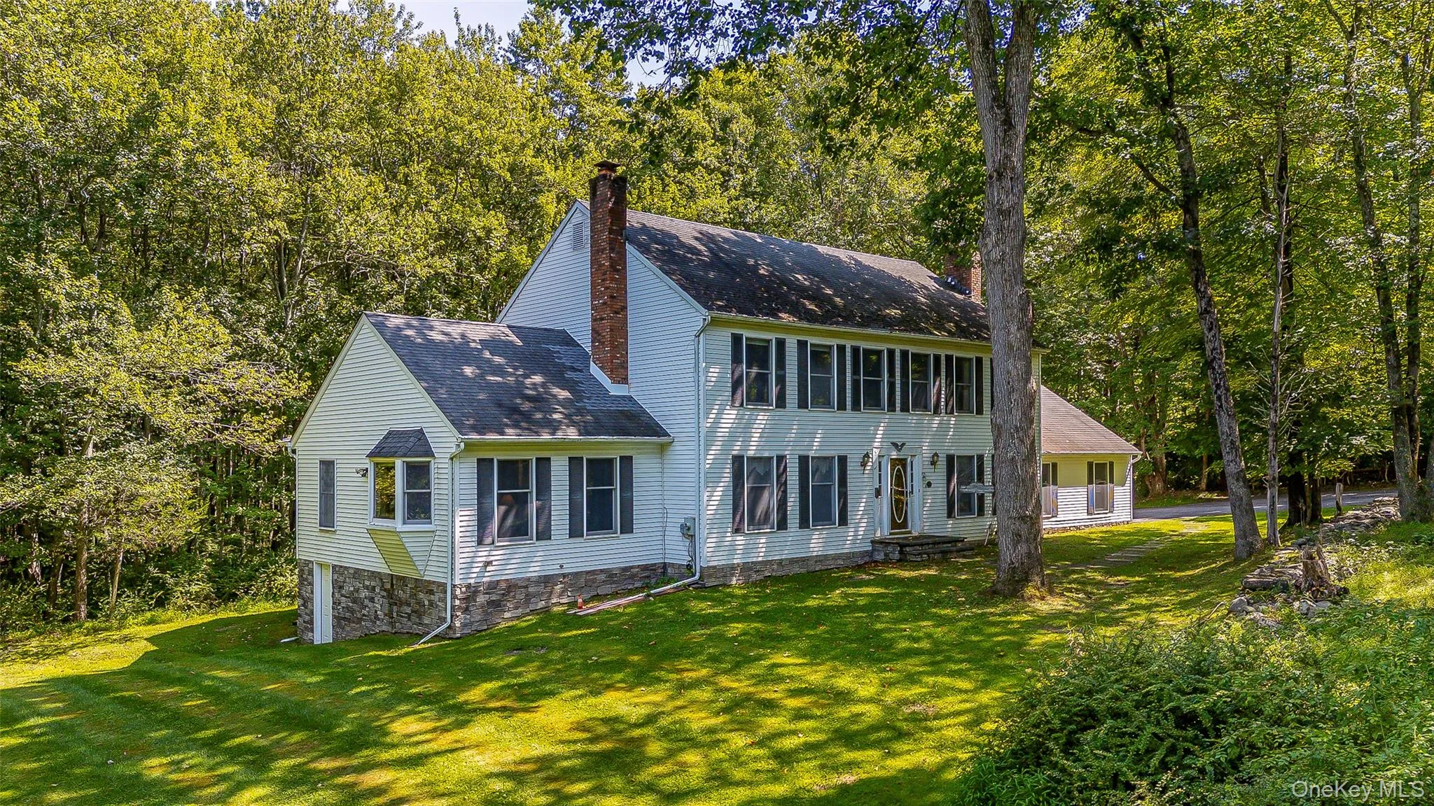 Beautiful parklike setting on 6.2 private acres Beautiful parklike setting on 6.2 private acres
