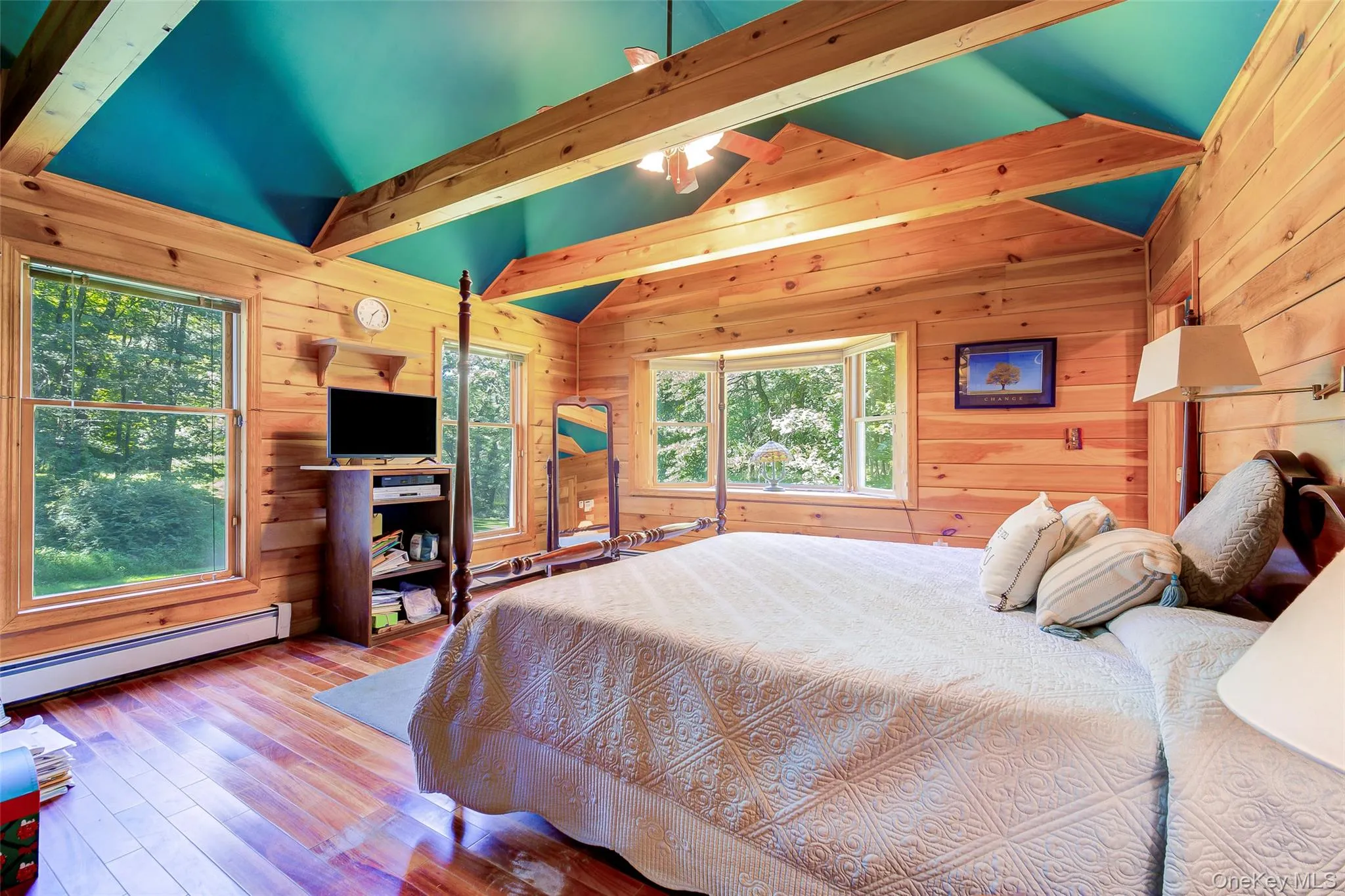 Natural woodwork and windows make this bonus space perfect for just about any use. (Library/currently used as sleeping space) Natural woodwork and windows make this bonus space perfect for just about any use. (Library/currently used as sleeping space)