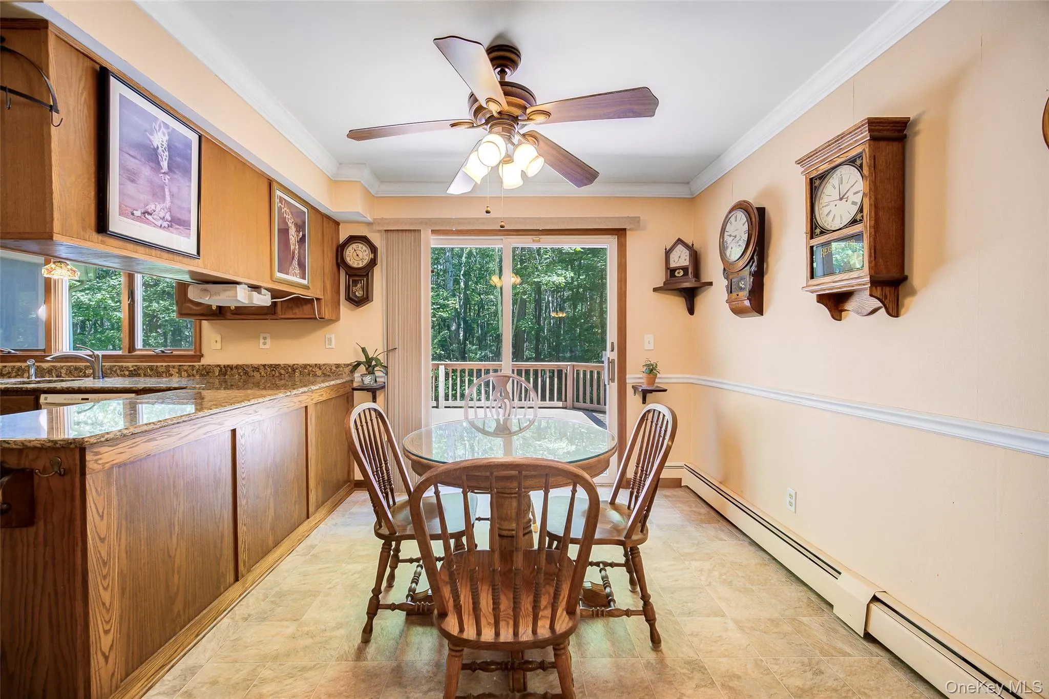 Eat in kitchen area perfect for informal dining. Eat in kitchen area perfect for informal dining.